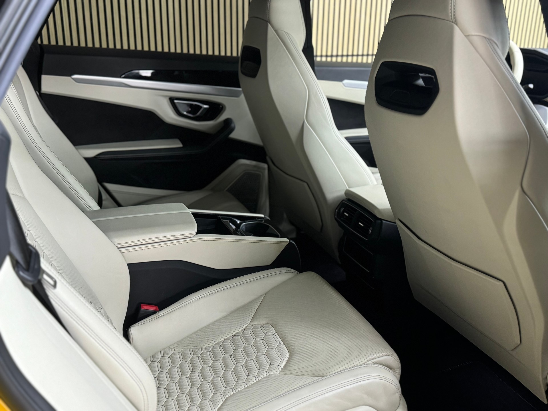 LAMBORGHINI Urus E-Gear-image-5