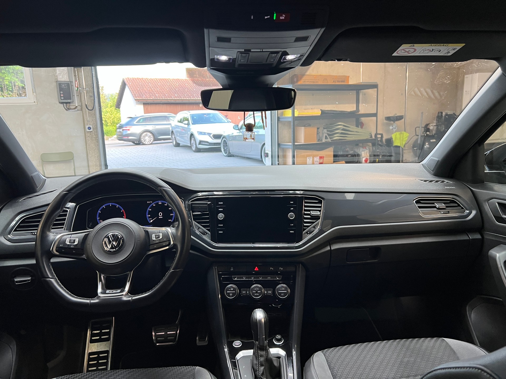 VW T-Roc 2.0 TSI Sport R-Line DSG 4M-image-9
