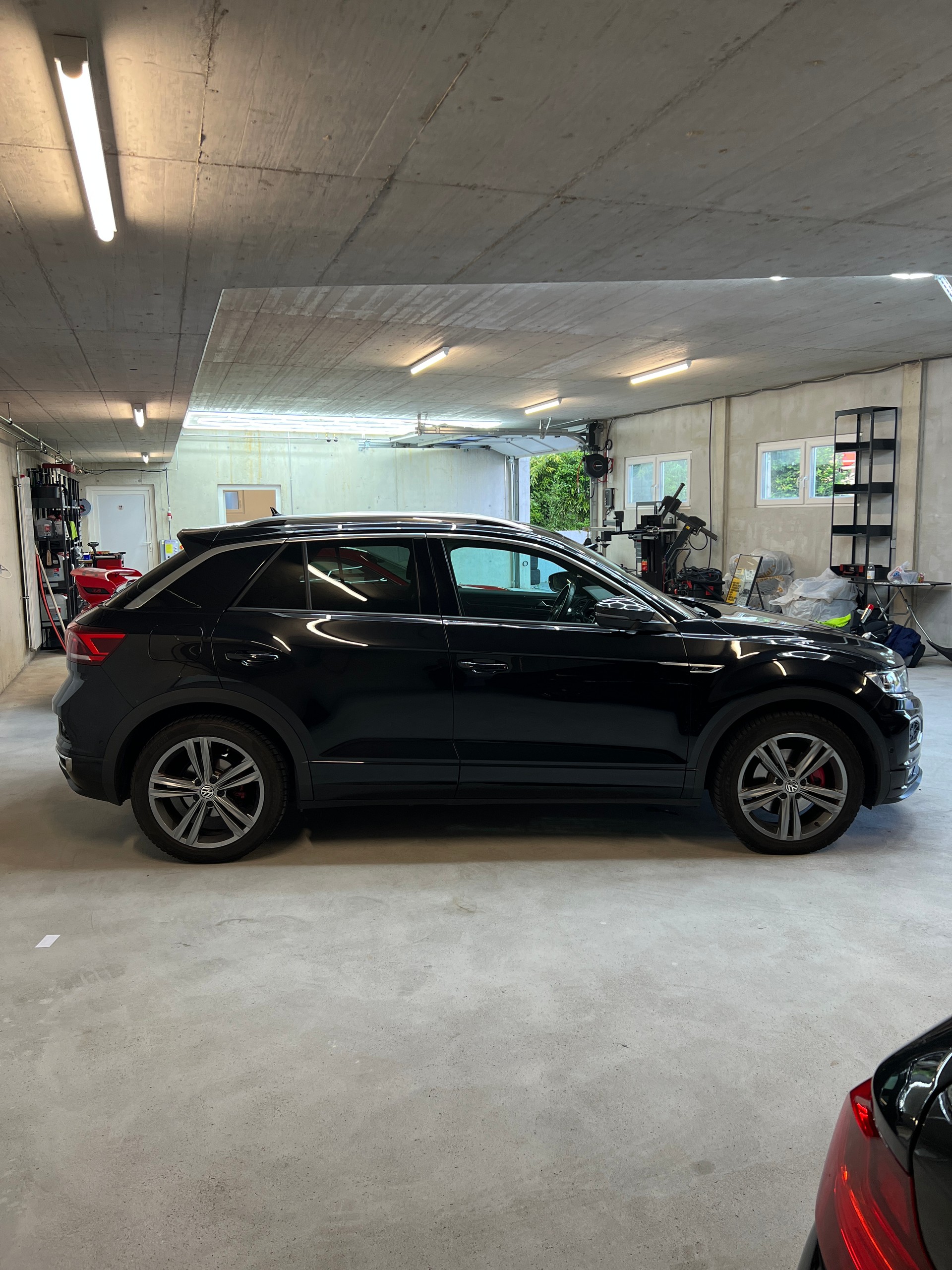 VW T-Roc 2.0 TSI Sport R-Line DSG 4M-image-5