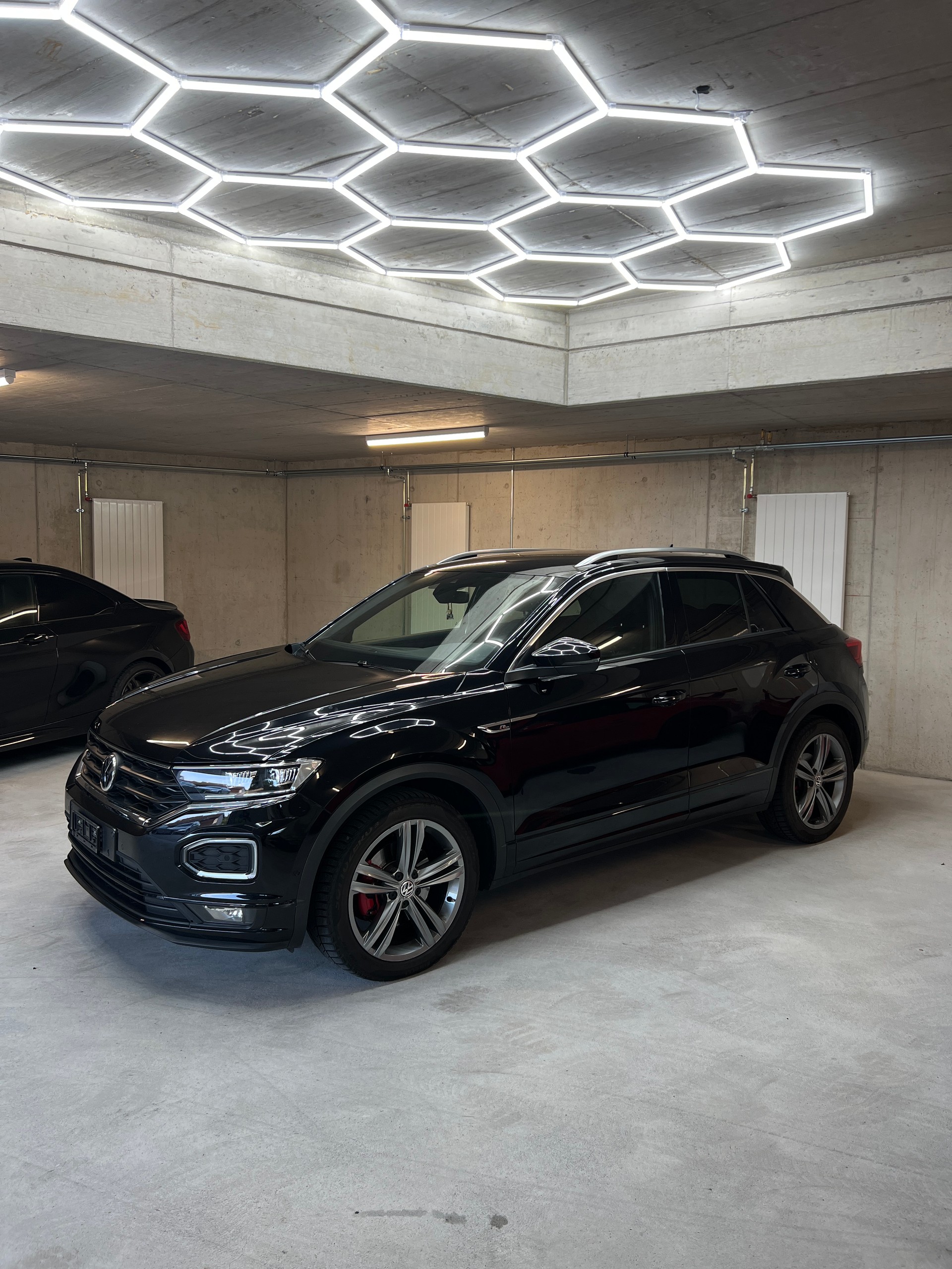 VW T-Roc 2.0 TSI Sport R-Line DSG 4M-image-1