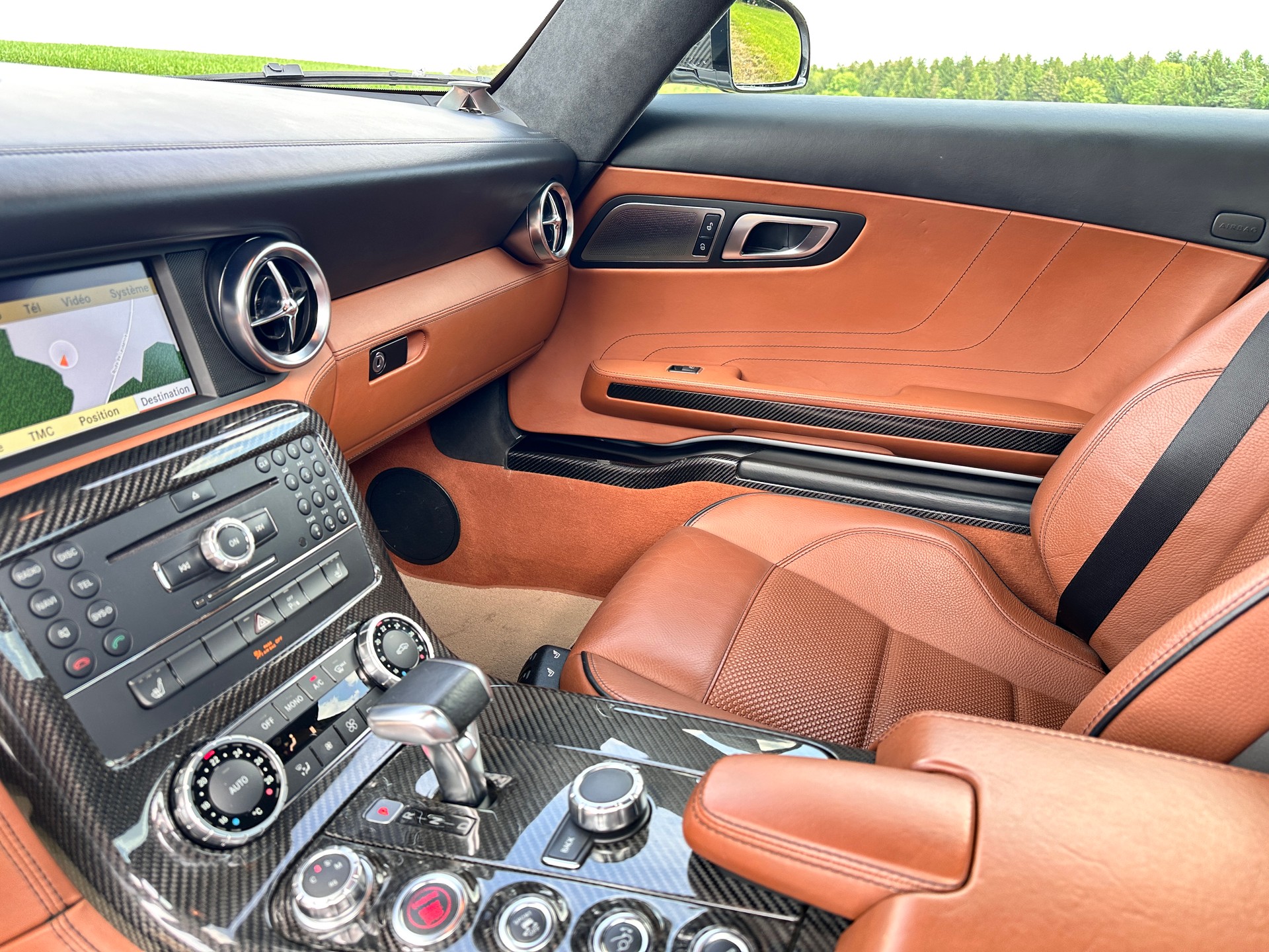 MERCEDES-BENZ SLS 63 AMG Speedshift-image-14