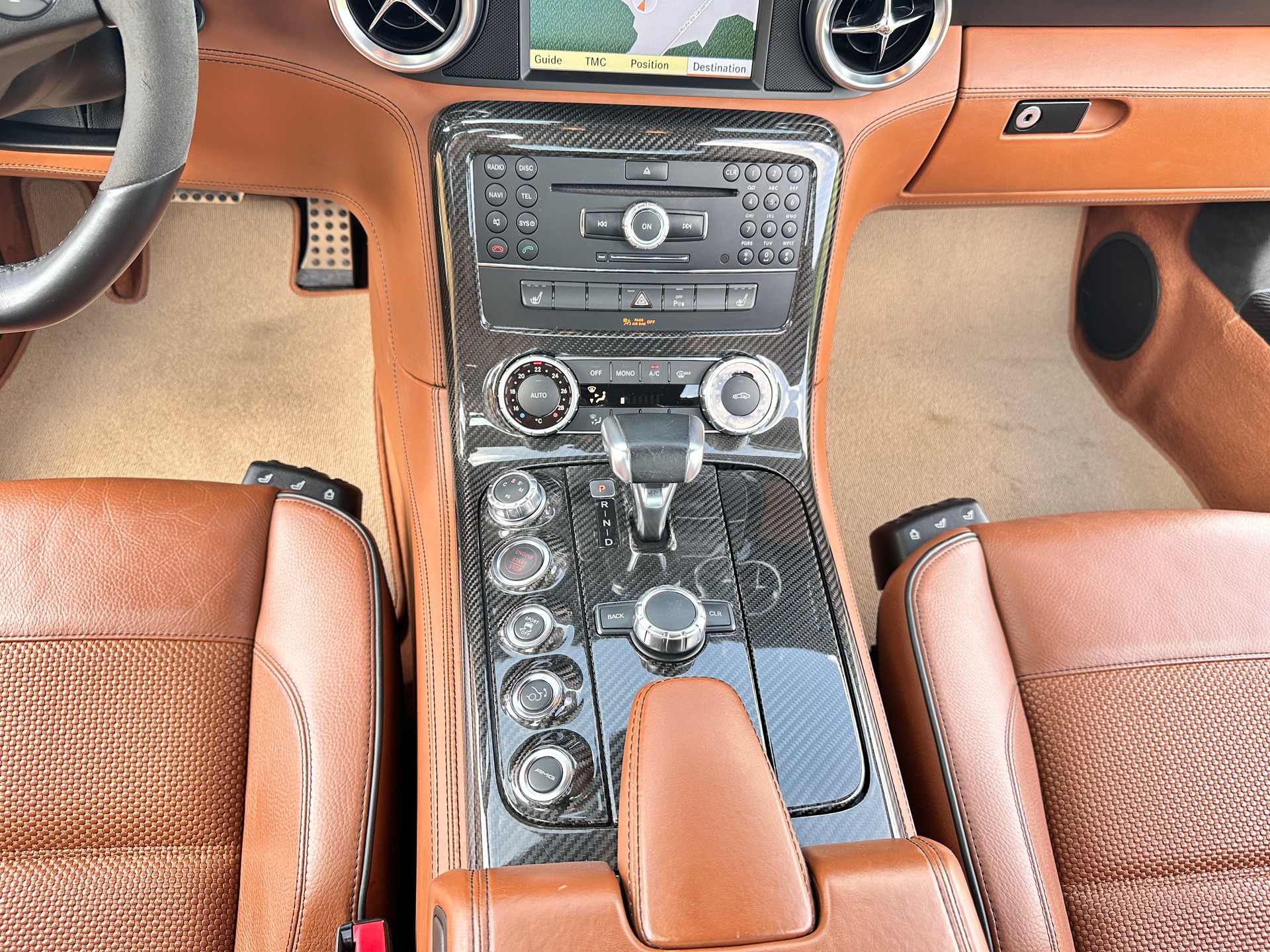 MERCEDES-BENZ SLS 63 AMG Speedshift-image-13