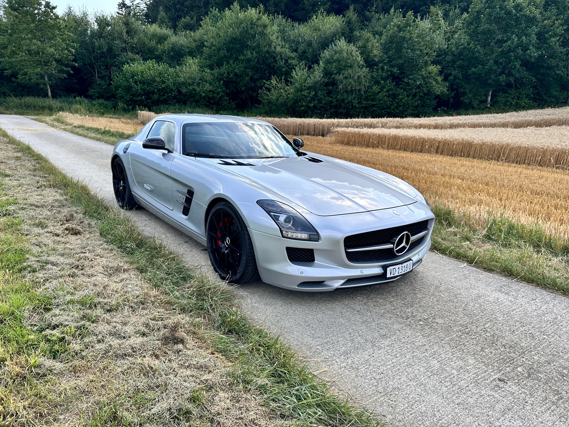 MERCEDES-BENZ SLS 63 AMG Speedshift-image-1
