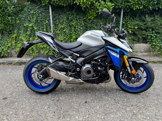 SUZUKI GSX-S 1000-showroom-element-3