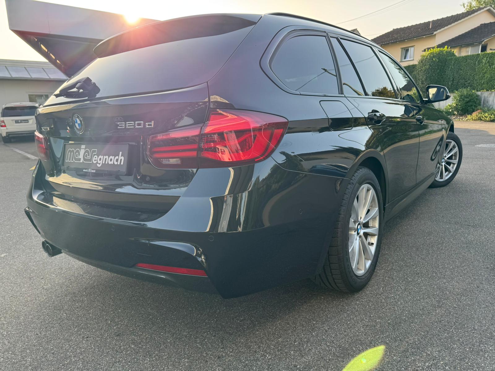 BMW 320d xDrive Touring Edition M Sport Steptronic-image-6
