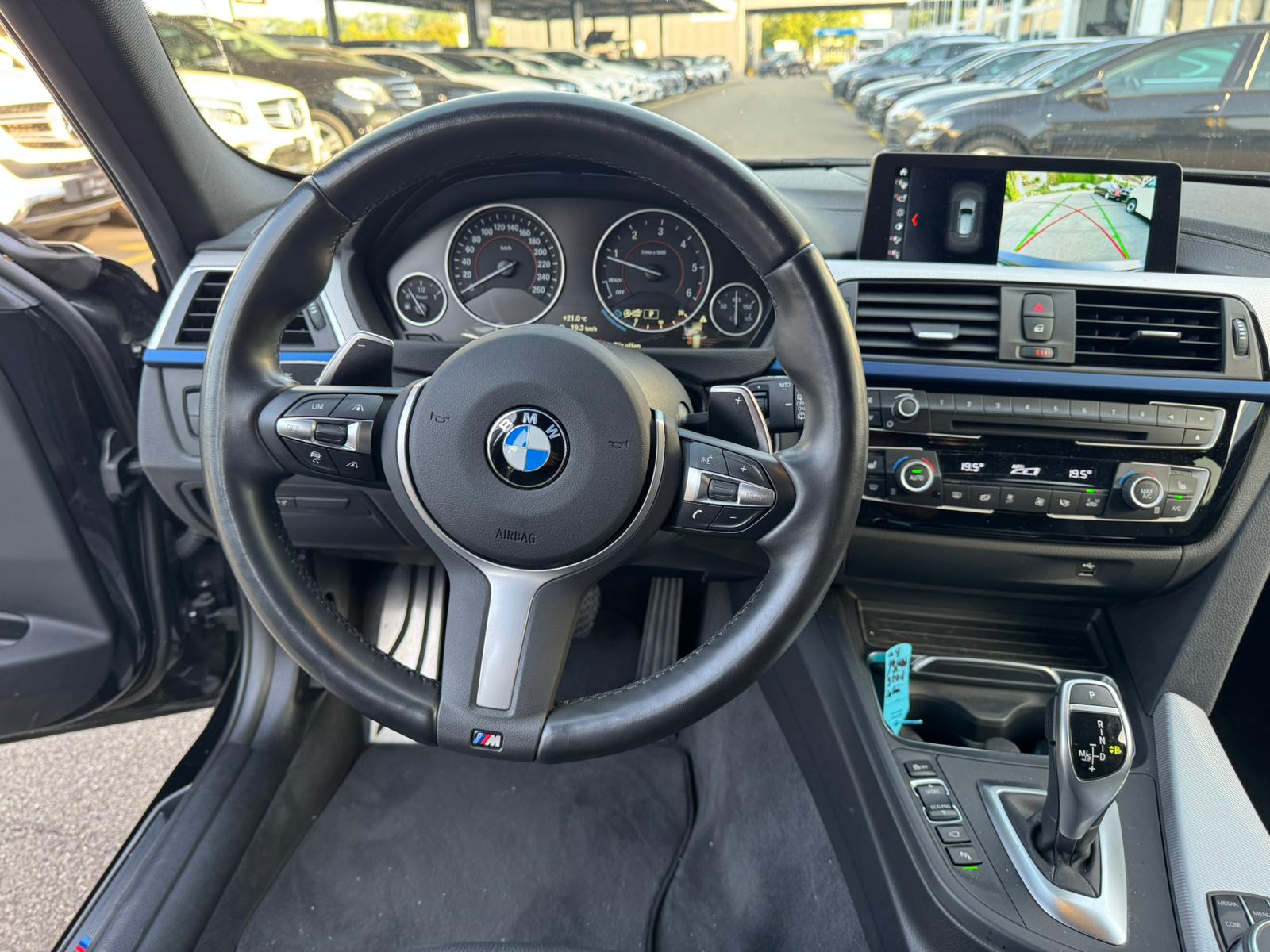 BMW 320d xDrive Touring Edition M Sport Steptronic-image-13