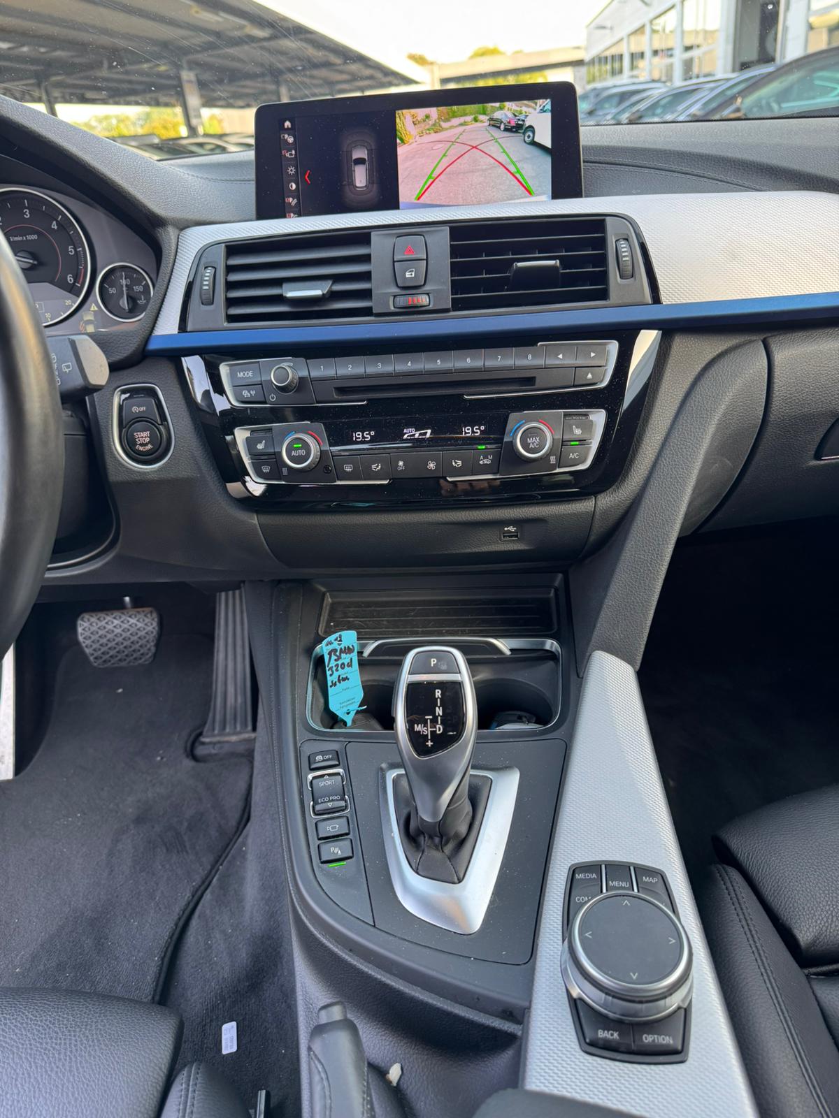 BMW 320d xDrive Touring Edition M Sport Steptronic-image-15