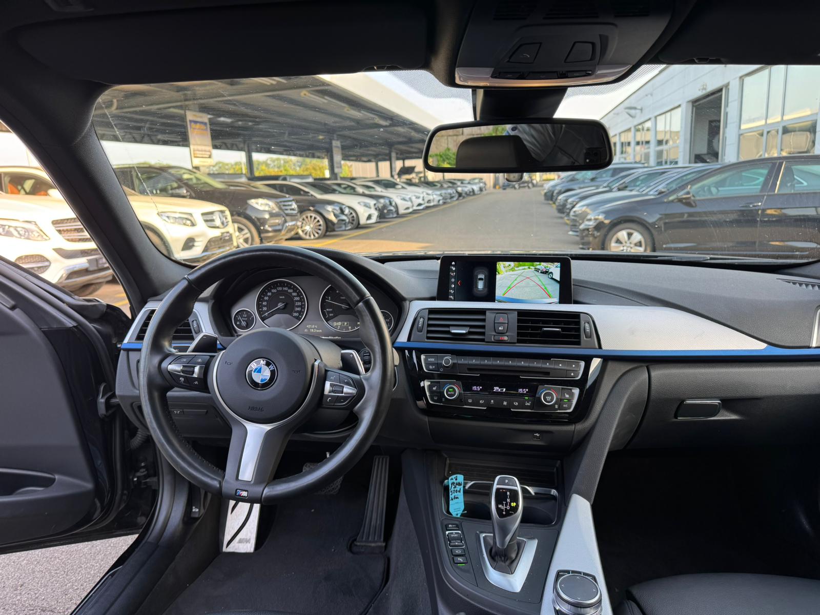 BMW 320d xDrive Touring Edition M Sport Steptronic-image-12