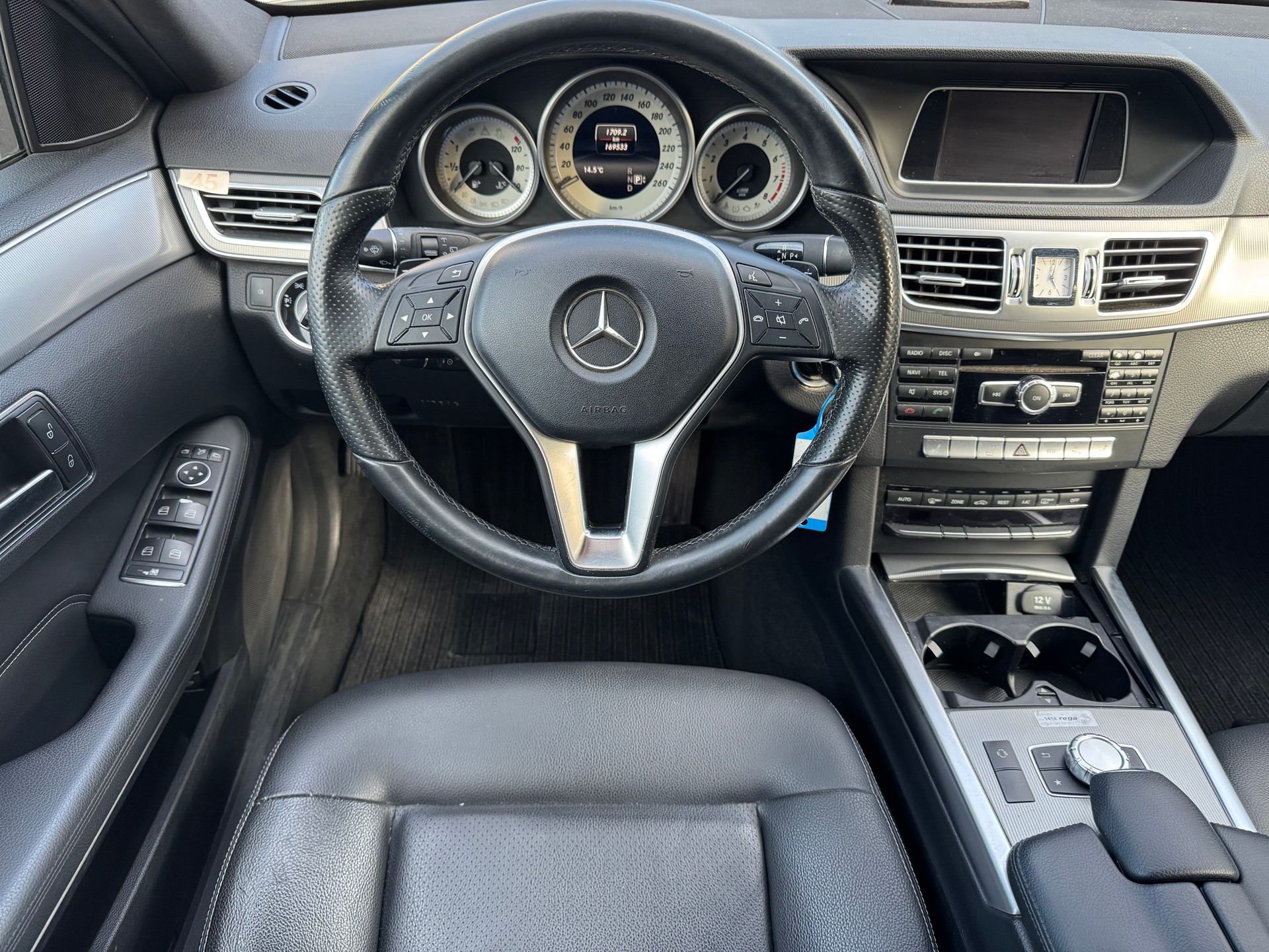 MERCEDES-BENZ E 200 7G-Tronic-image-13