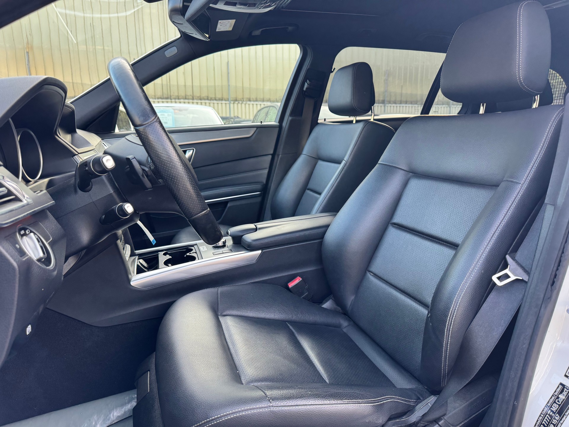 MERCEDES-BENZ E 200 7G-Tronic-image-9