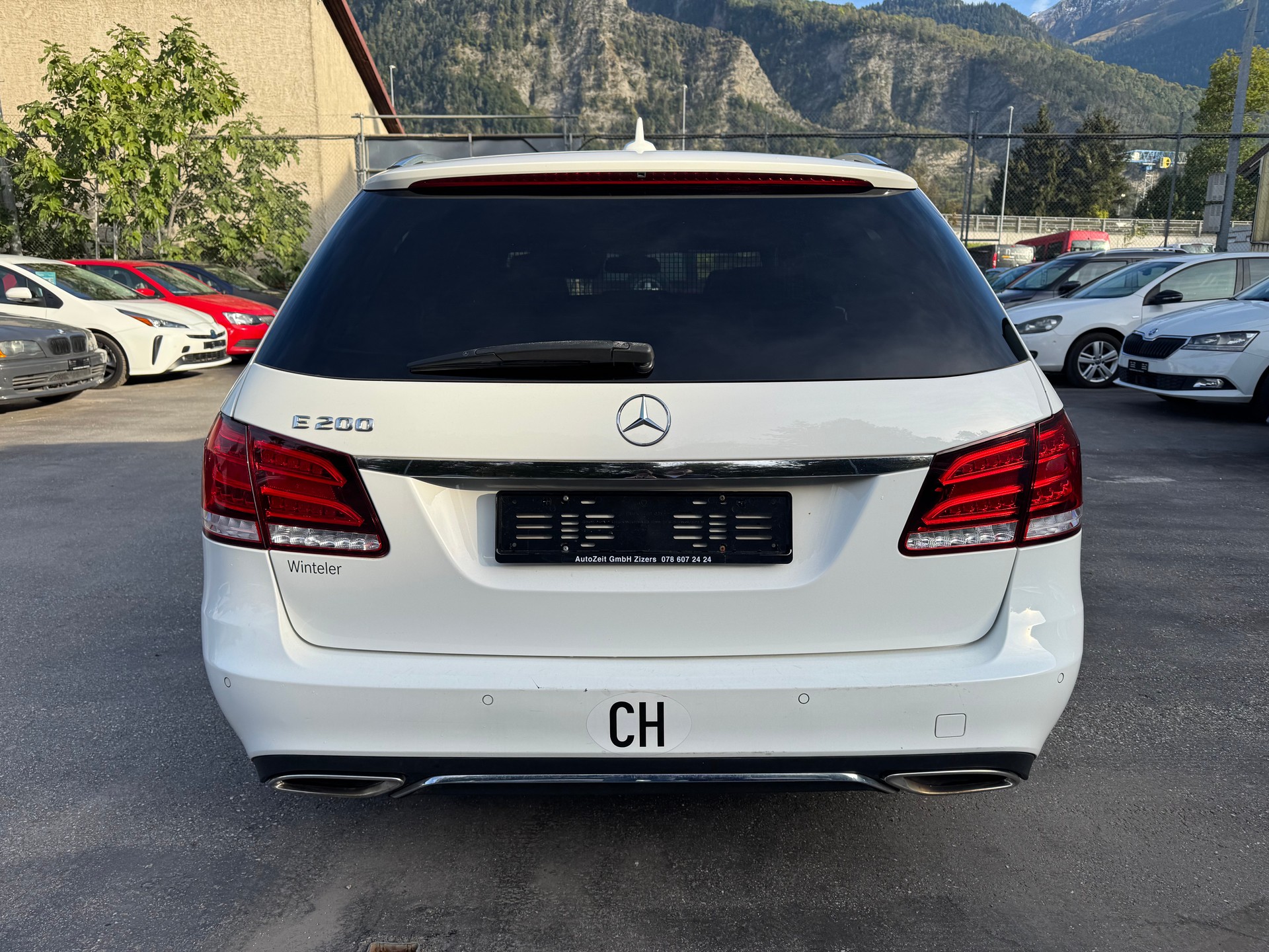 MERCEDES-BENZ E 200 7G-Tronic-image-4