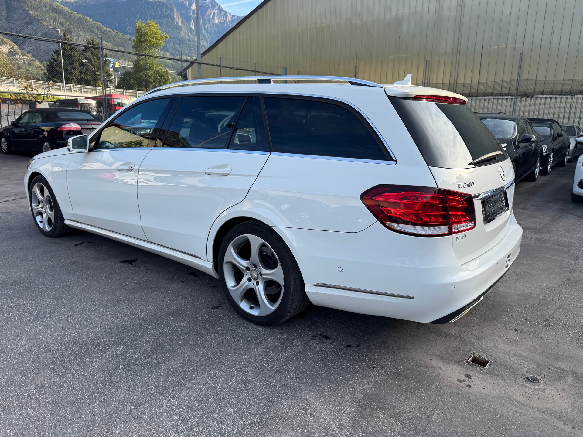 MERCEDES-BENZ E 200 7G-Tronic-image-6