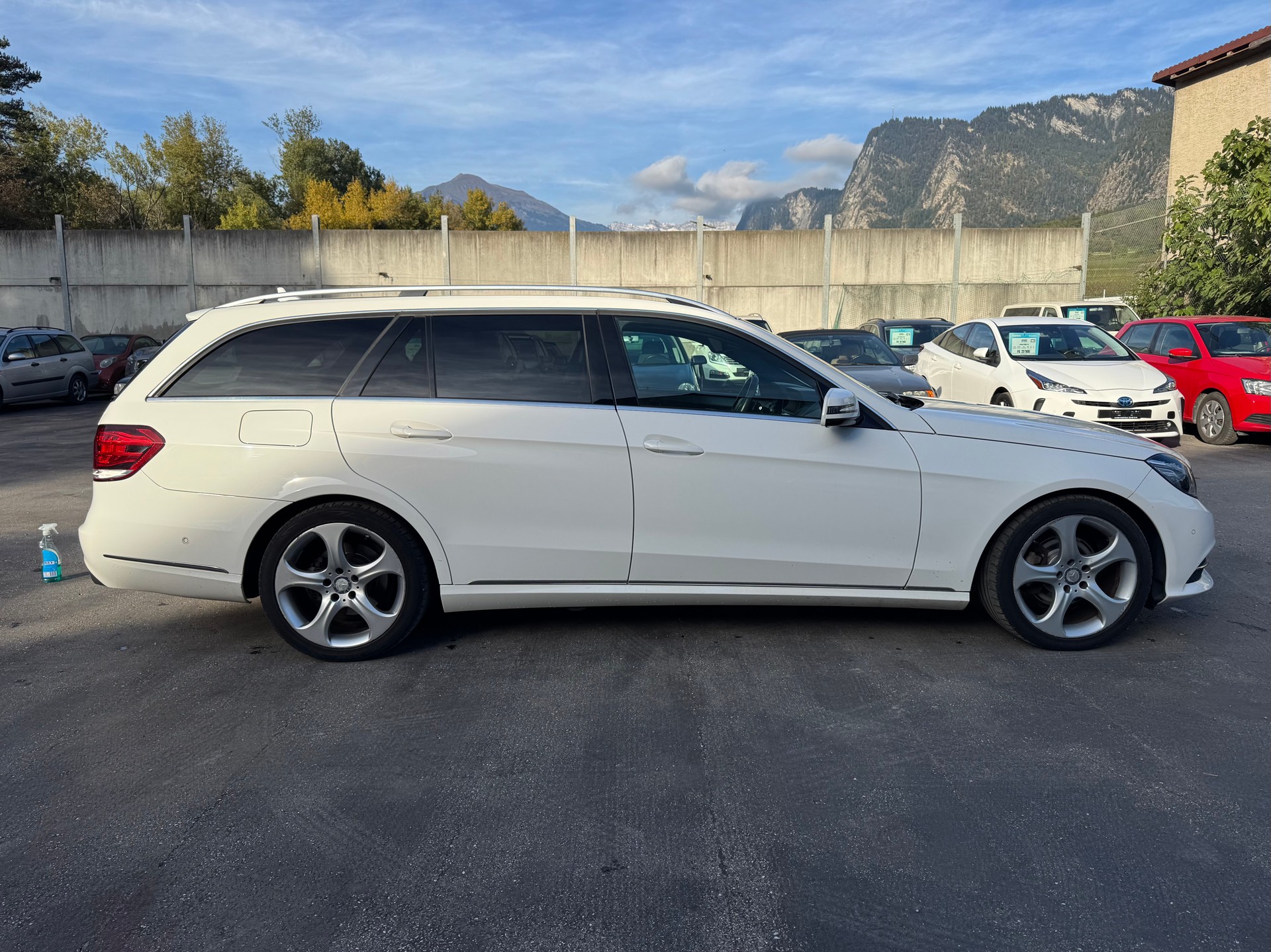 MERCEDES-BENZ E 200 7G-Tronic-image-2