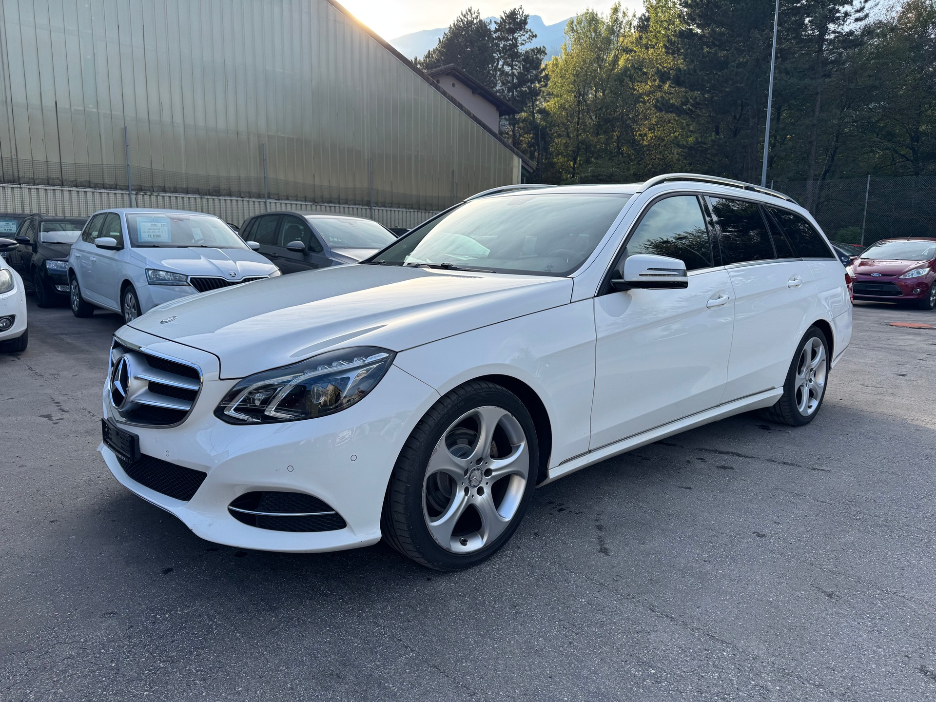 MERCEDES-BENZ E 200 7G-Tronic-image-8