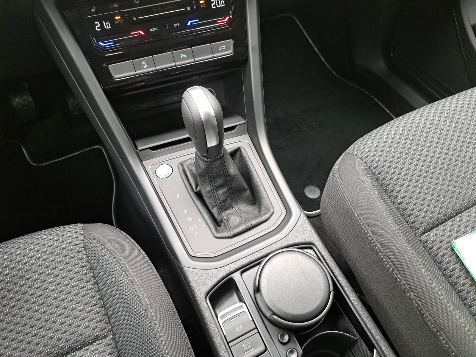 VW Touran 1.5 TSI Comfortline DSG-image-12