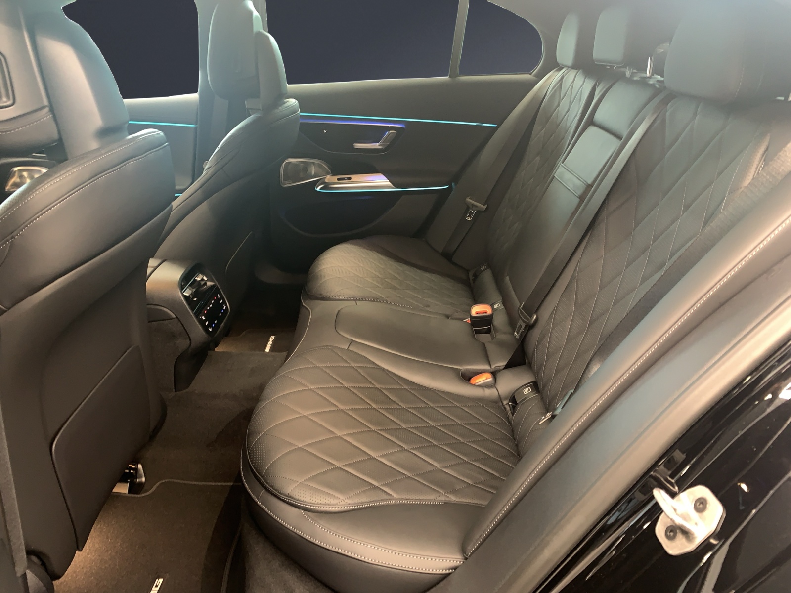 MERCEDES-BENZ E 400e 4MATIC Berline EQ Hybrid-image-10