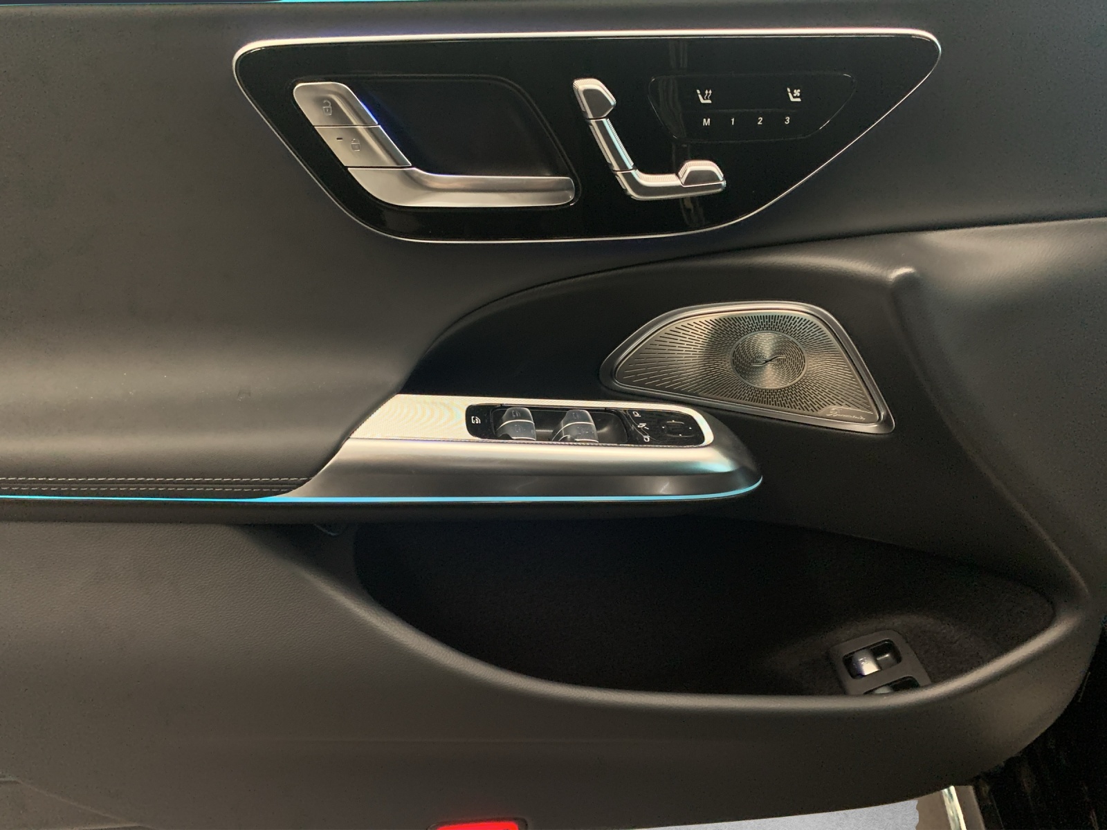 MERCEDES-BENZ E 400e 4MATIC Berline EQ Hybrid-image-5