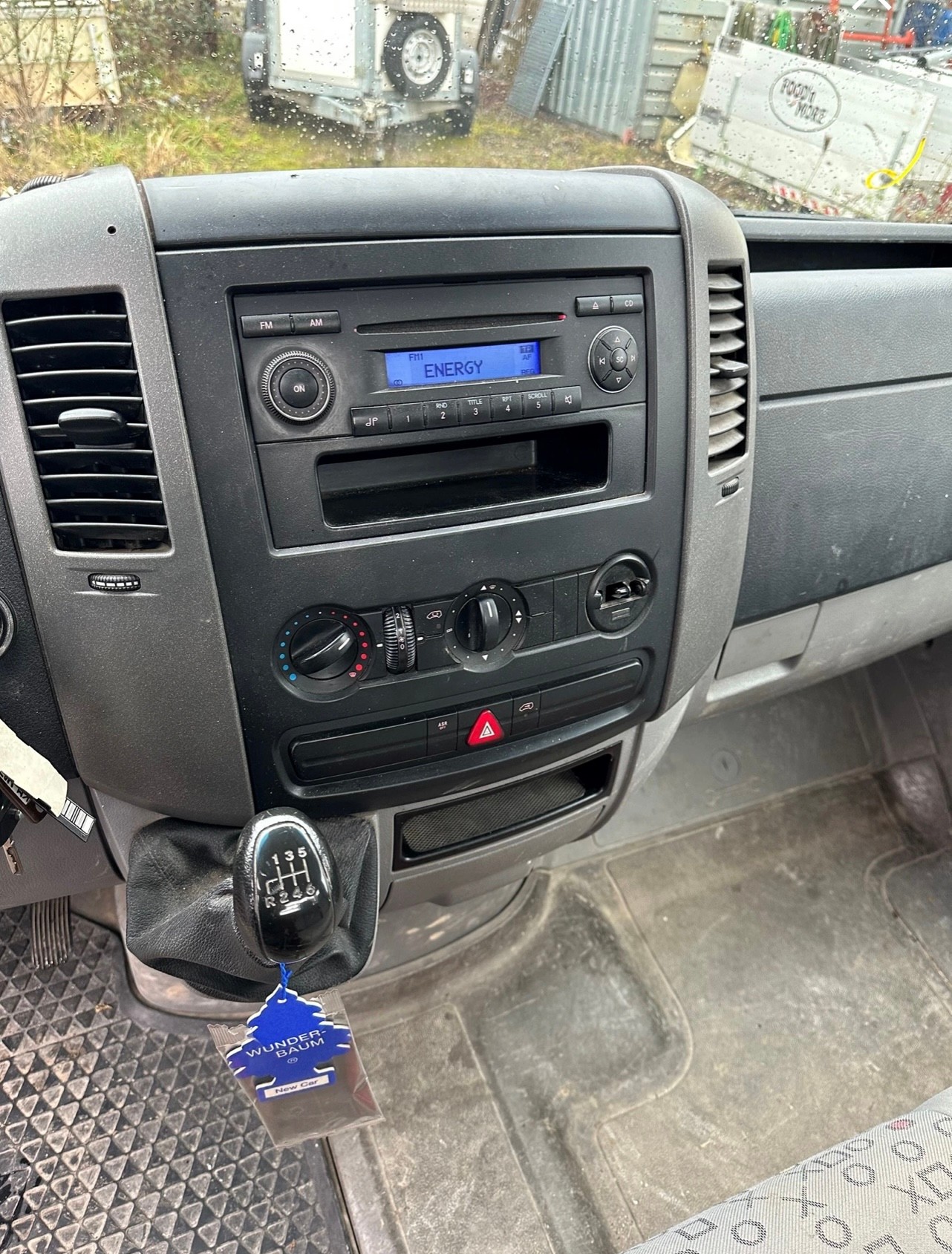 VW Crafter 35 2.5 TDI 136 PS-image-8