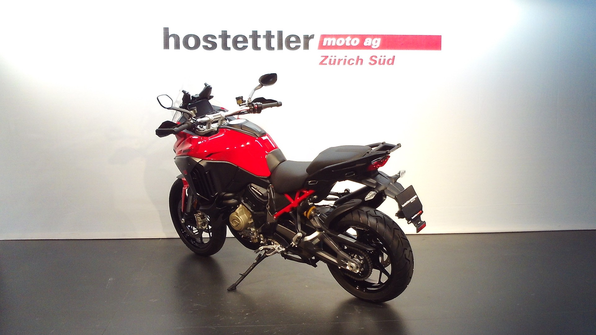 DUCATI Multistrada V4 S Travel & Radar-showroom-element-1