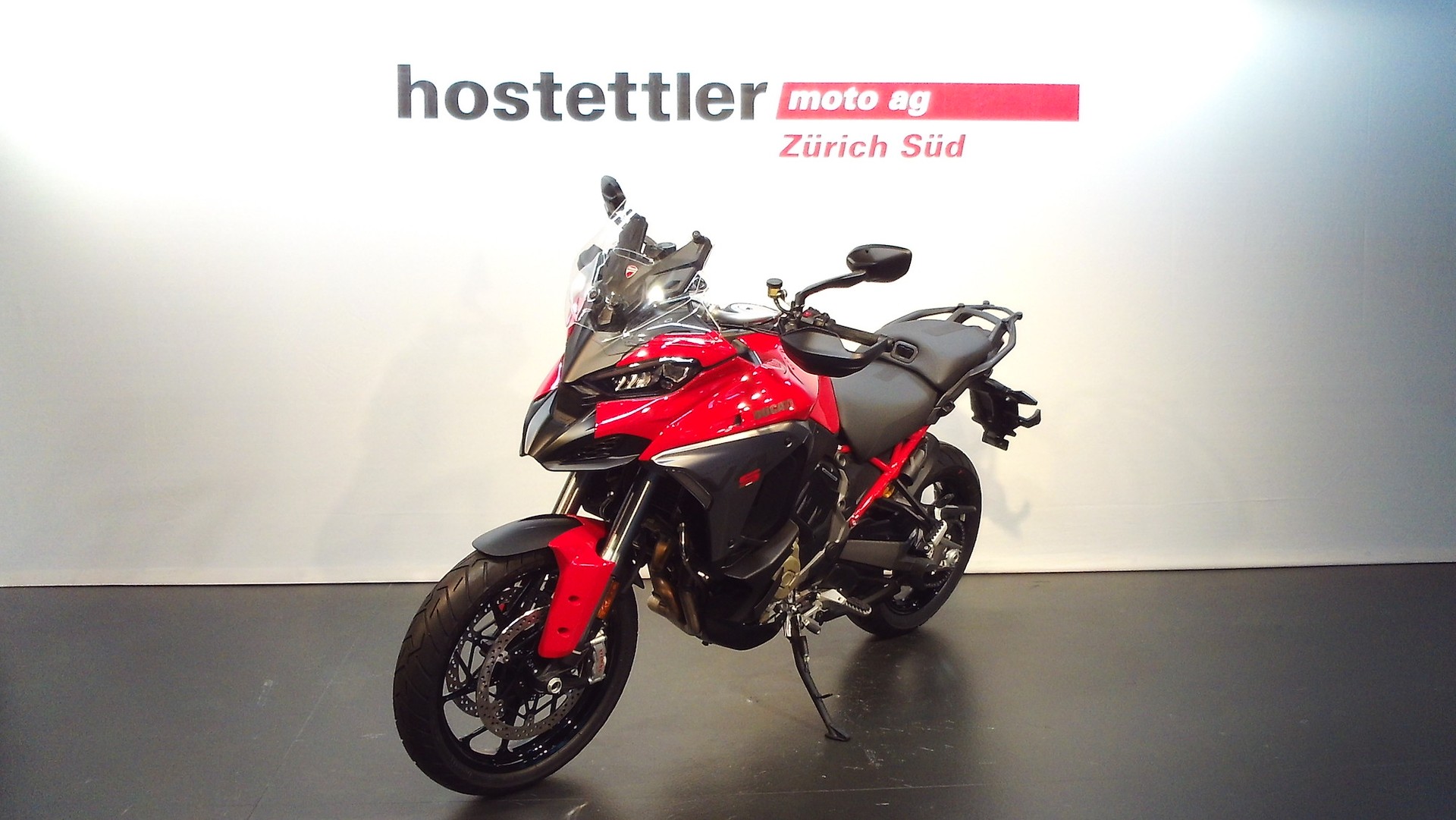DUCATI Multistrada V4 S Travel & Radar-showroom-element-3