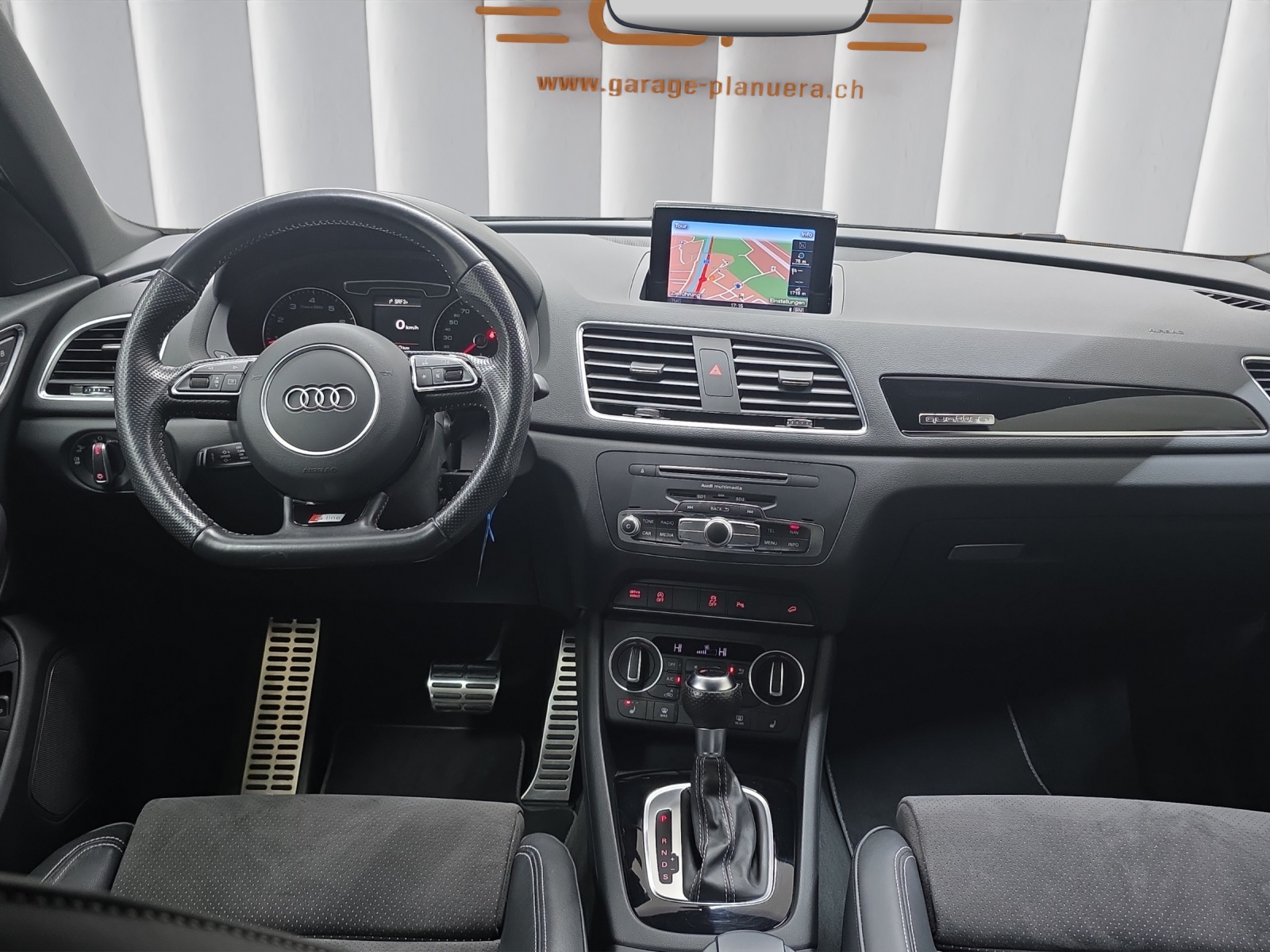 AUDI Q3 2.0 TFSI Sport quattro S-Tr.-image-8