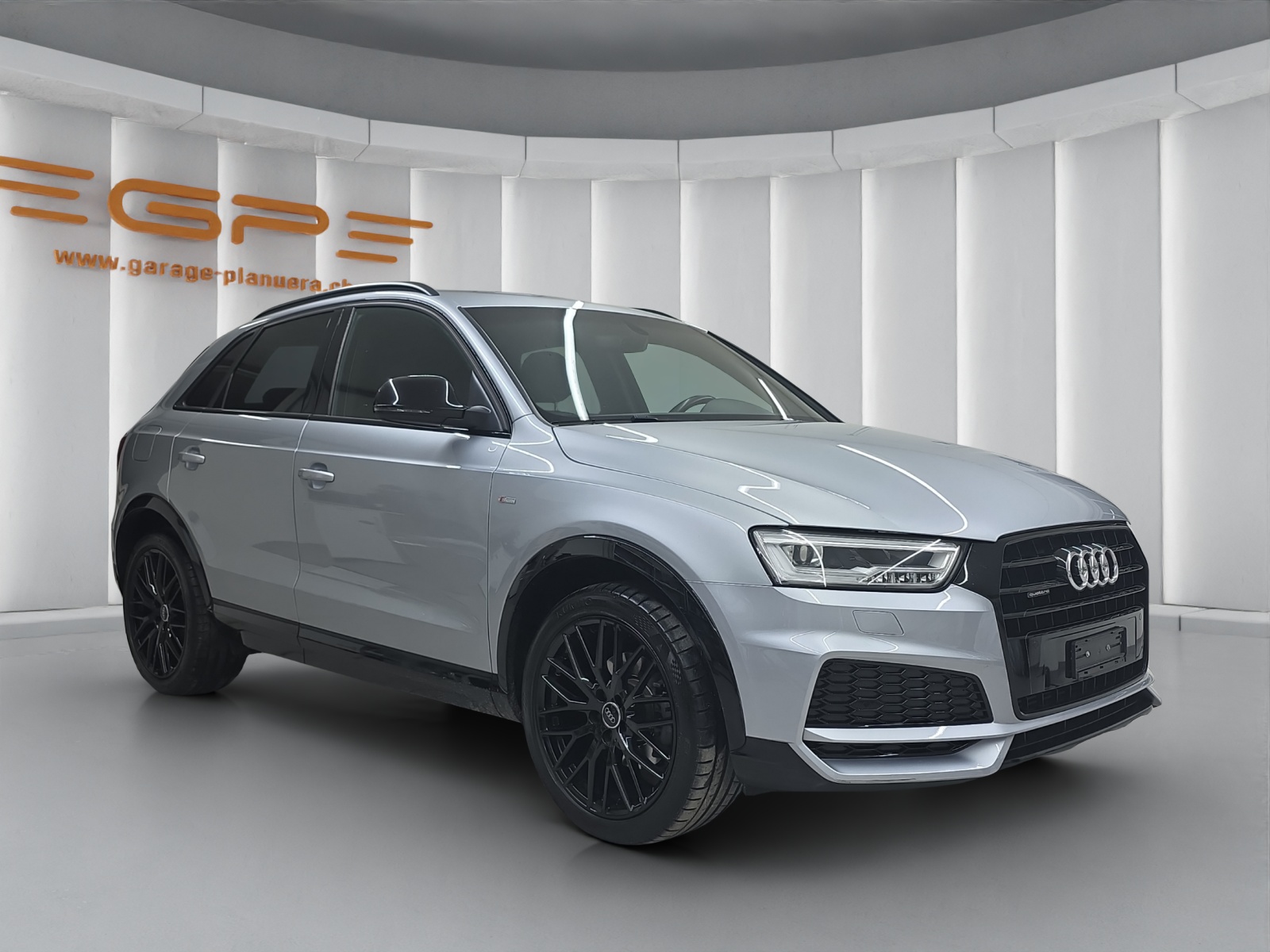 AUDI Q3 2.0 TFSI Sport quattro S-Tr.-image-1