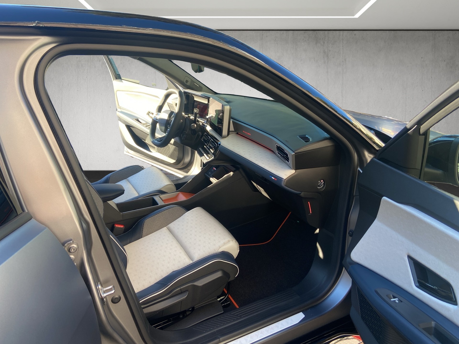 RENAULT R5 E-Tech Comfort Range 52 kWh Roland Garros-image-12