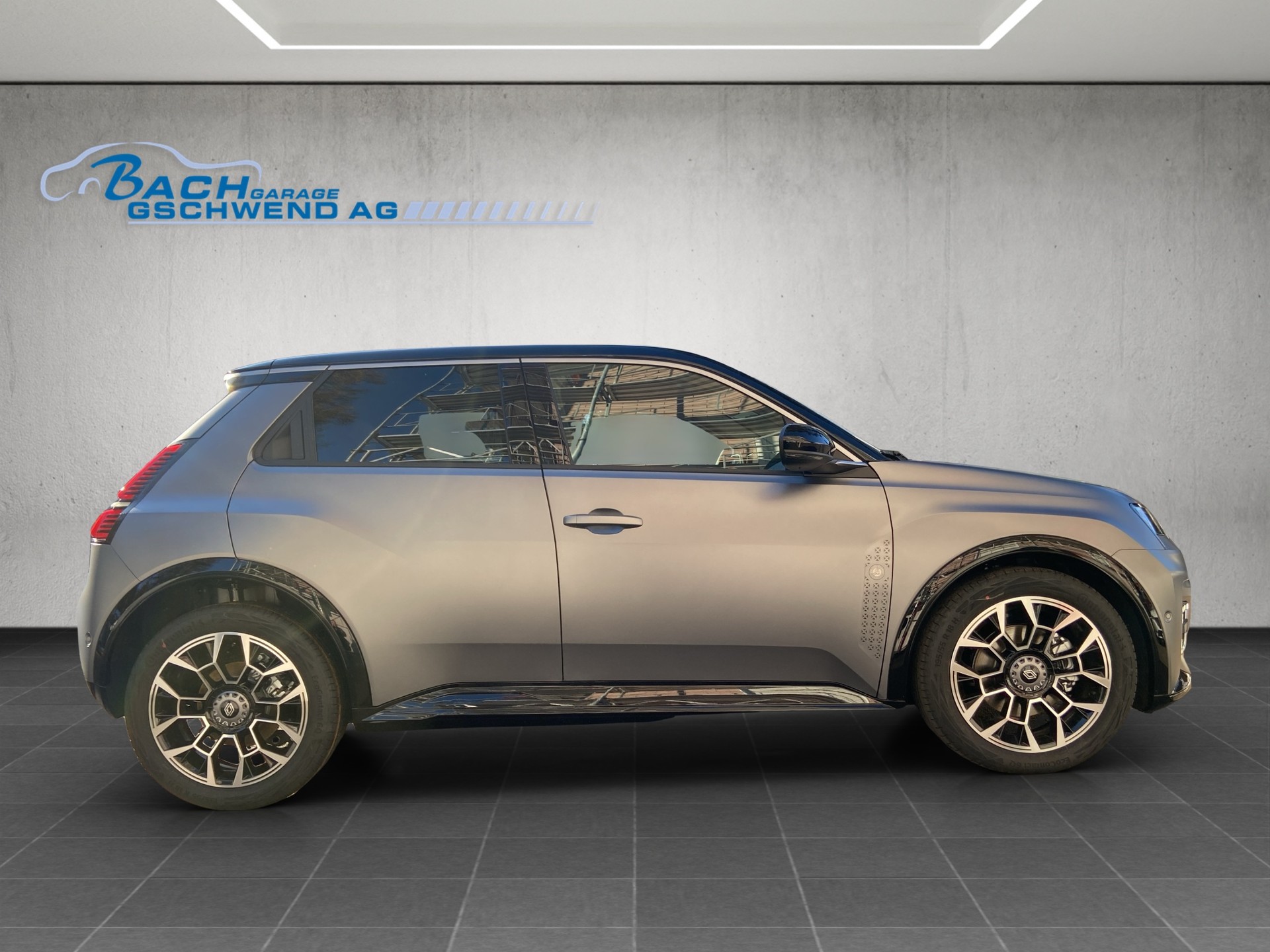 RENAULT R5 E-Tech Comfort Range 52 kWh Roland Garros-image-2