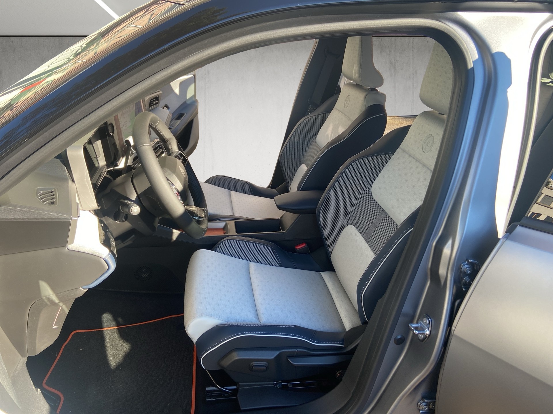 RENAULT R5 E-Tech Comfort Range 52 kWh Roland Garros-image-10