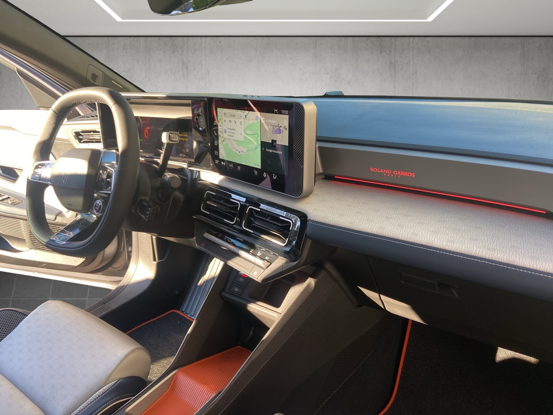 RENAULT R5 E-Tech Comfort Range 52 kWh Roland Garros-image-11