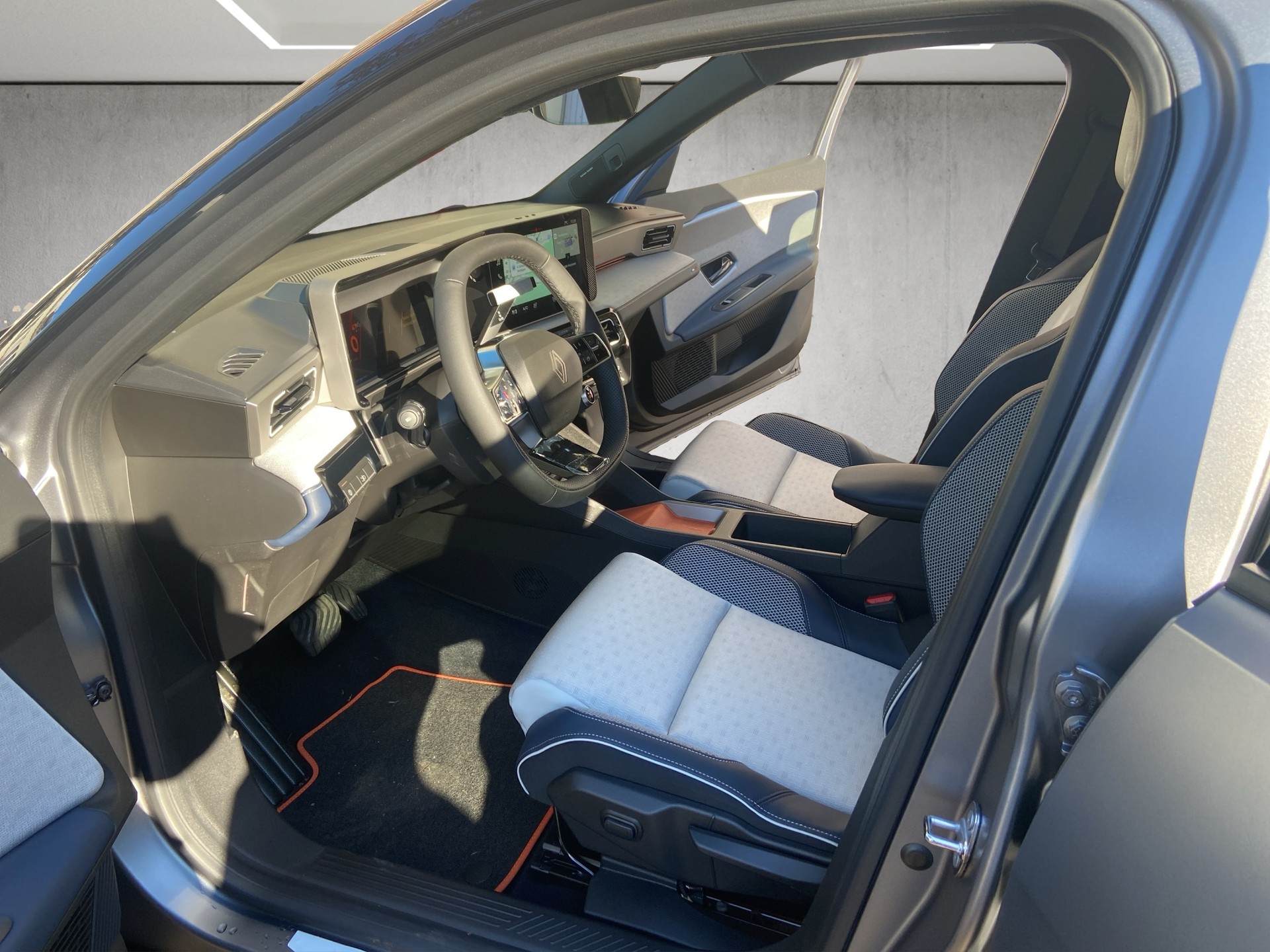 RENAULT R5 E-Tech Comfort Range 52 kWh Roland Garros-image-6