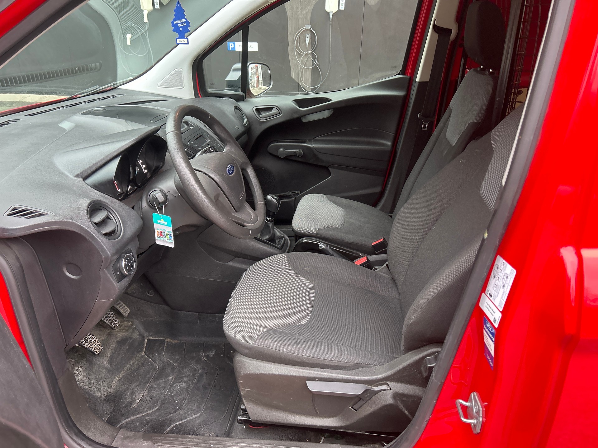 FORD Transit Courier Van 1.0 EcoBoost Basis-image-12