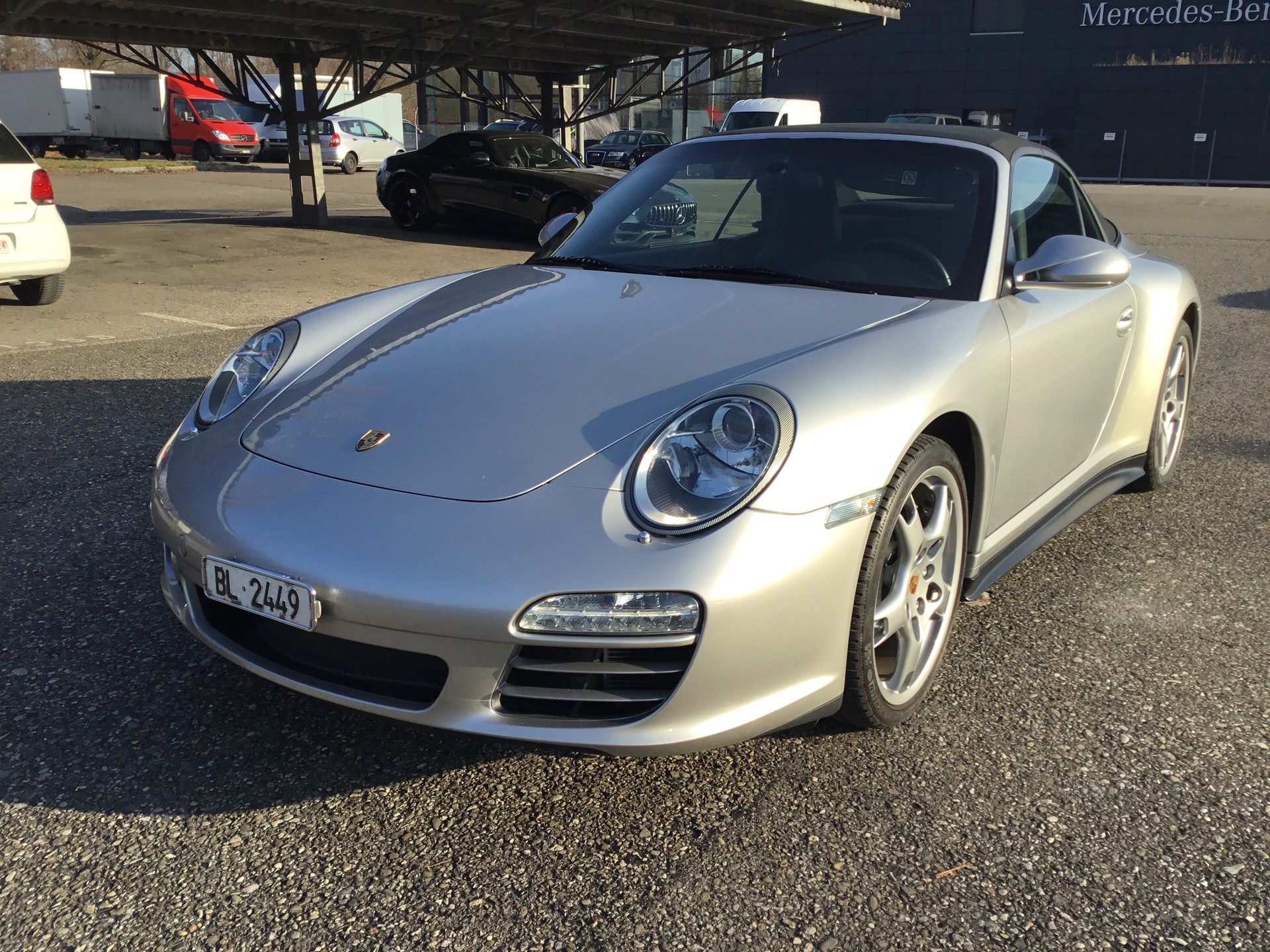PORSCHE 911 Cabrio Carrera 4-image-0