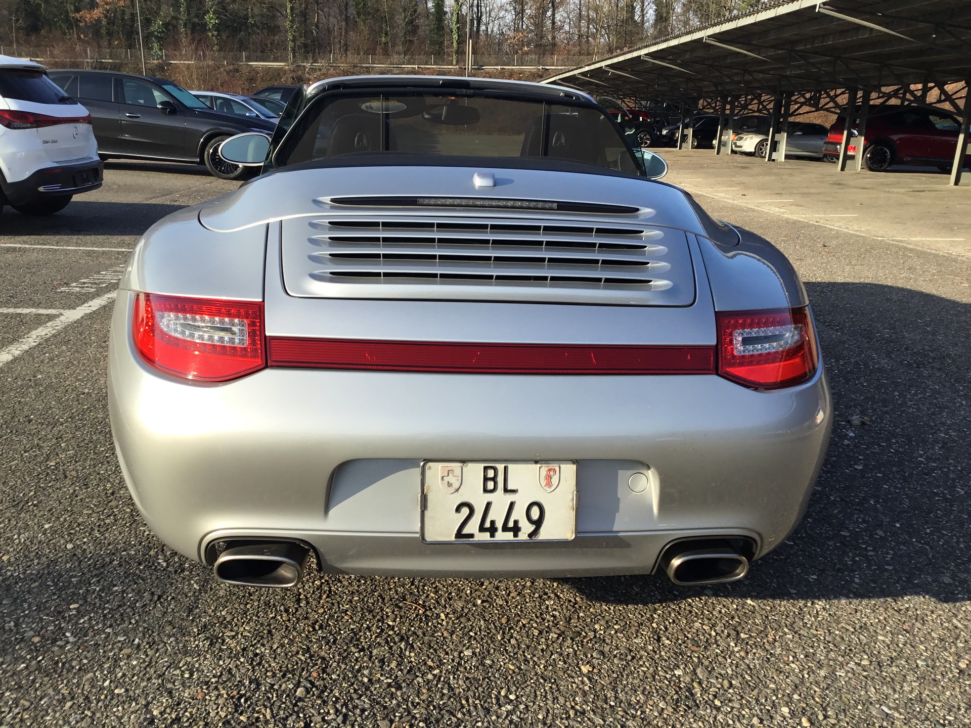 PORSCHE 911 Cabrio Carrera 4-image-5