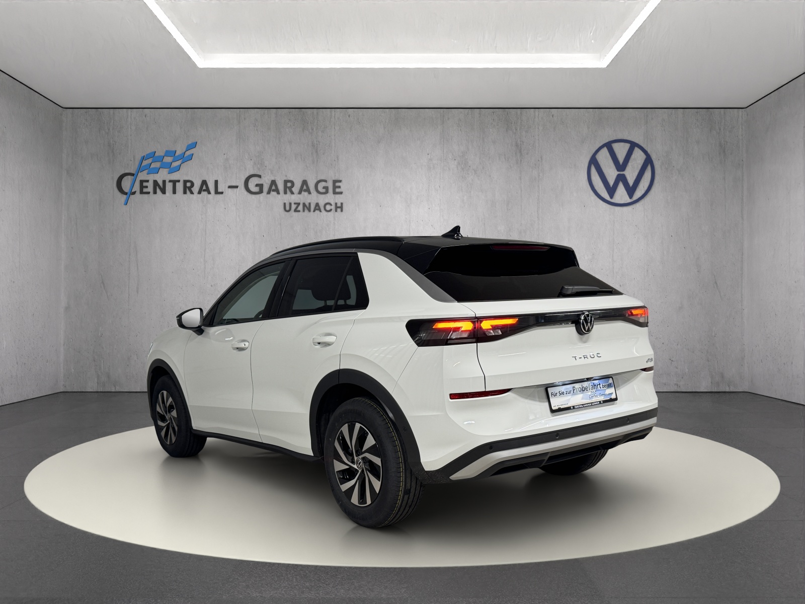 VW T-Roc 1.5 eTSI mHEV Life DSG-image-2