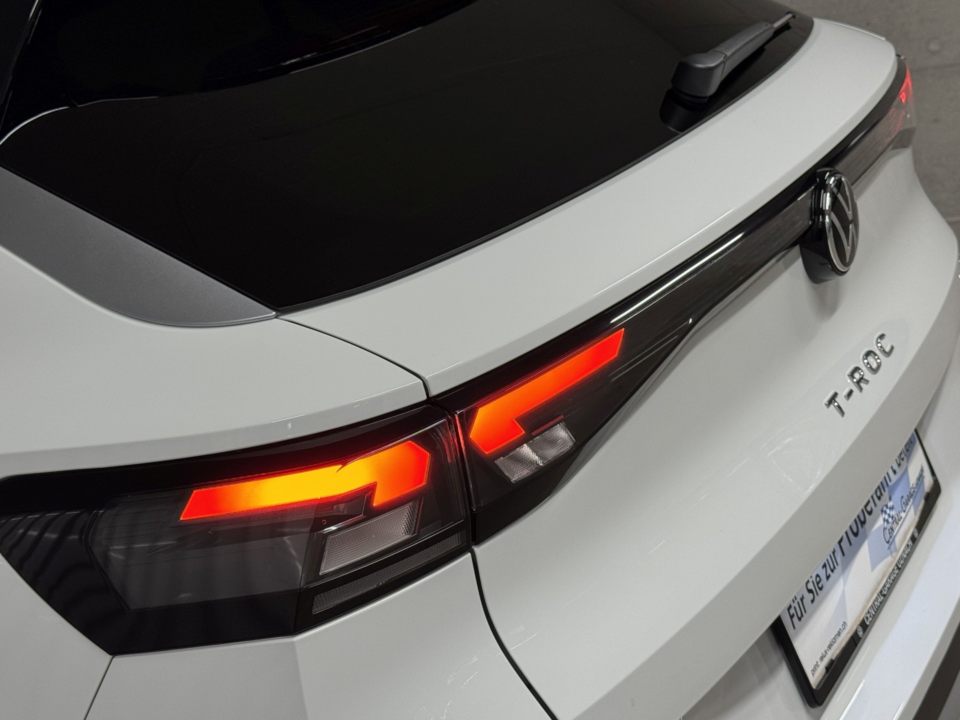 VW T-Roc 1.5 eTSI mHEV Life DSG-image-4