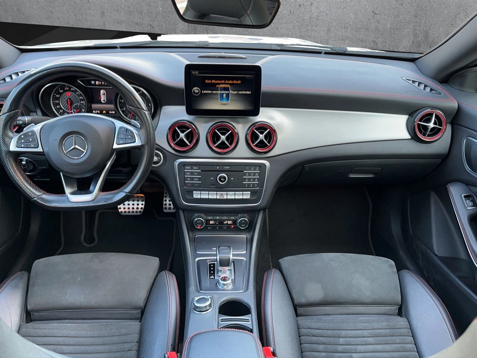 MERCEDES-BENZ CLA 45 AMG 4Matic Speedshift-image-8