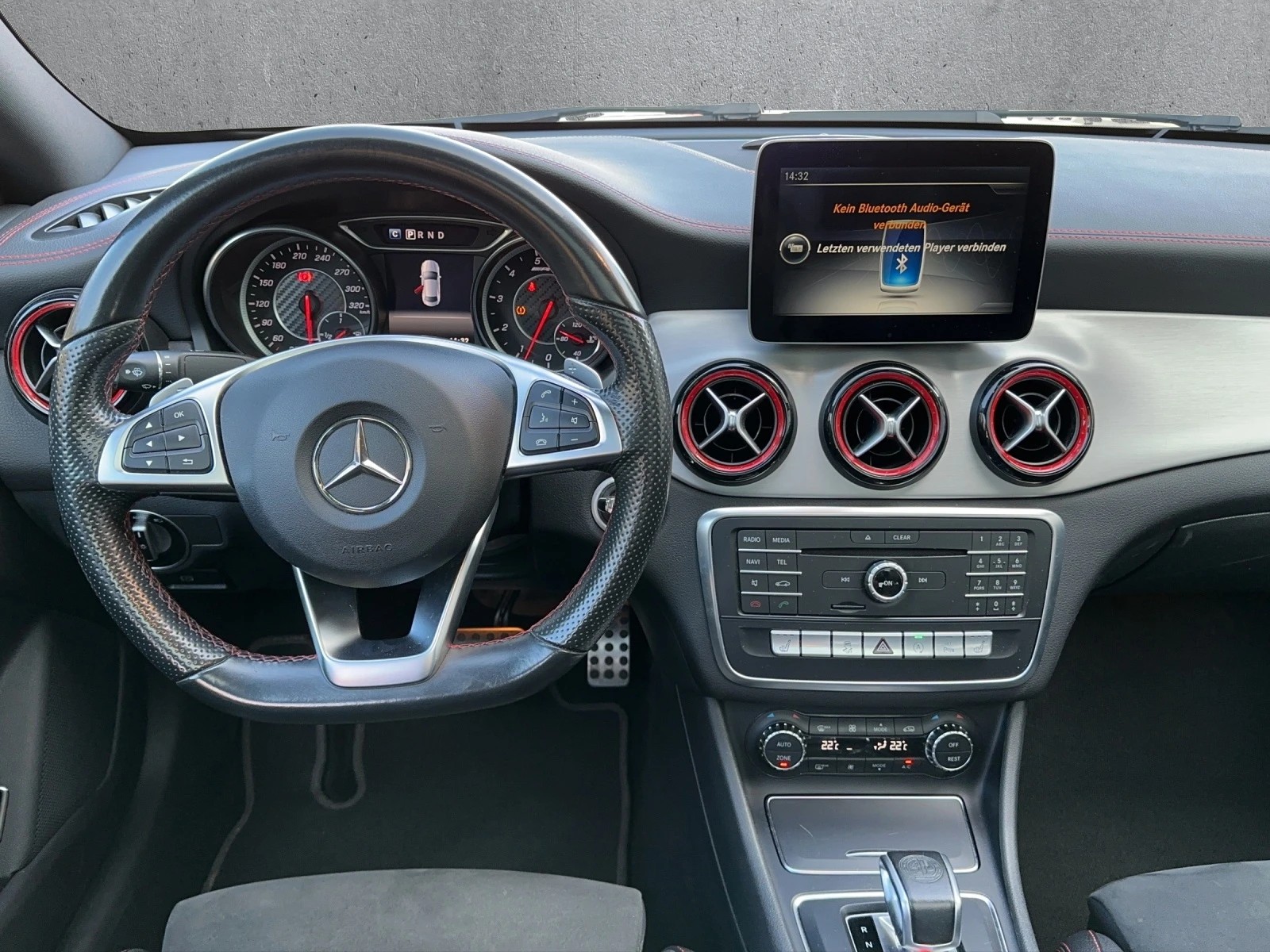 MERCEDES-BENZ CLA 45 AMG 4Matic Speedshift-image-9