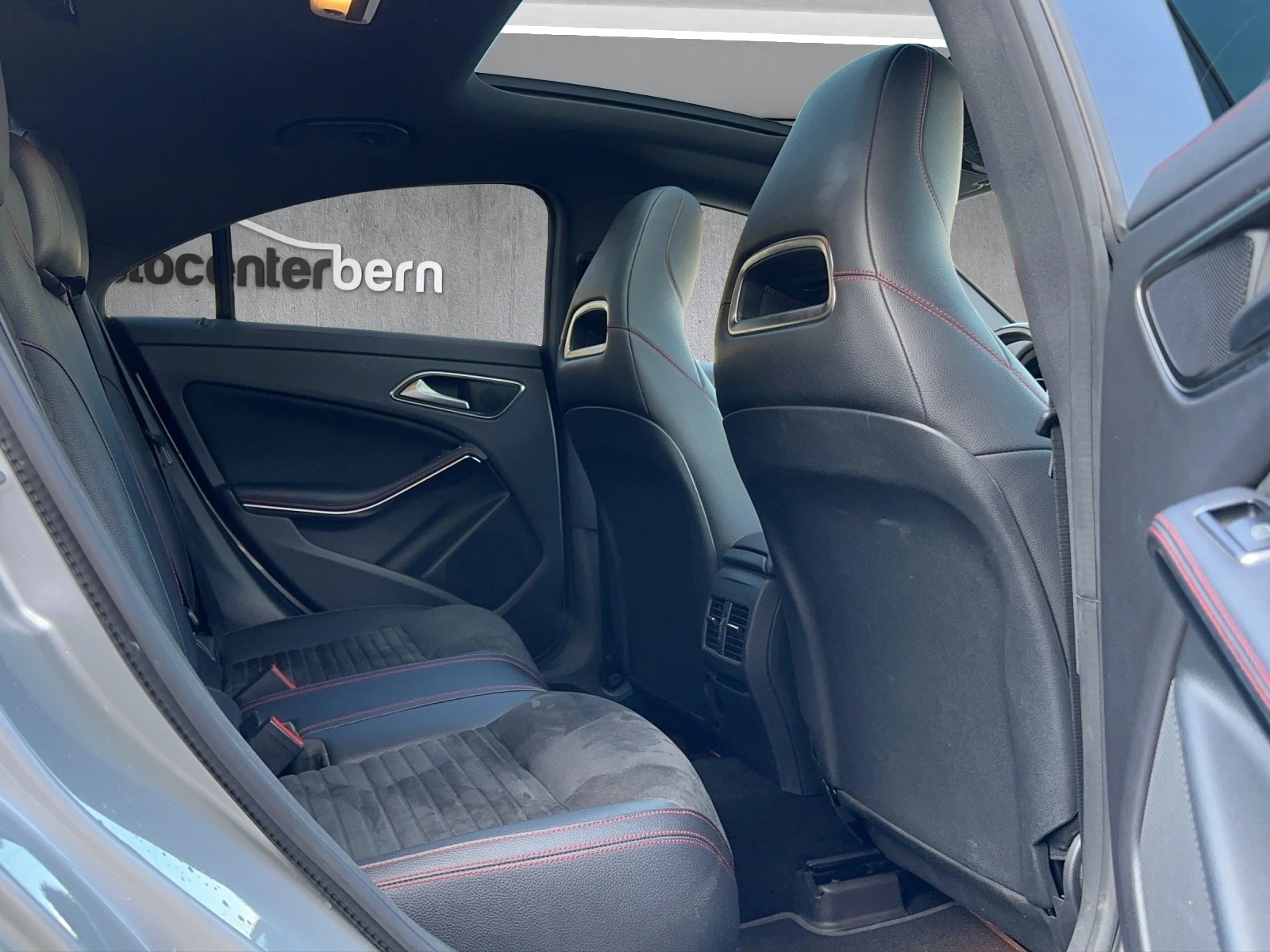 MERCEDES-BENZ CLA 45 AMG 4Matic Speedshift-image-12