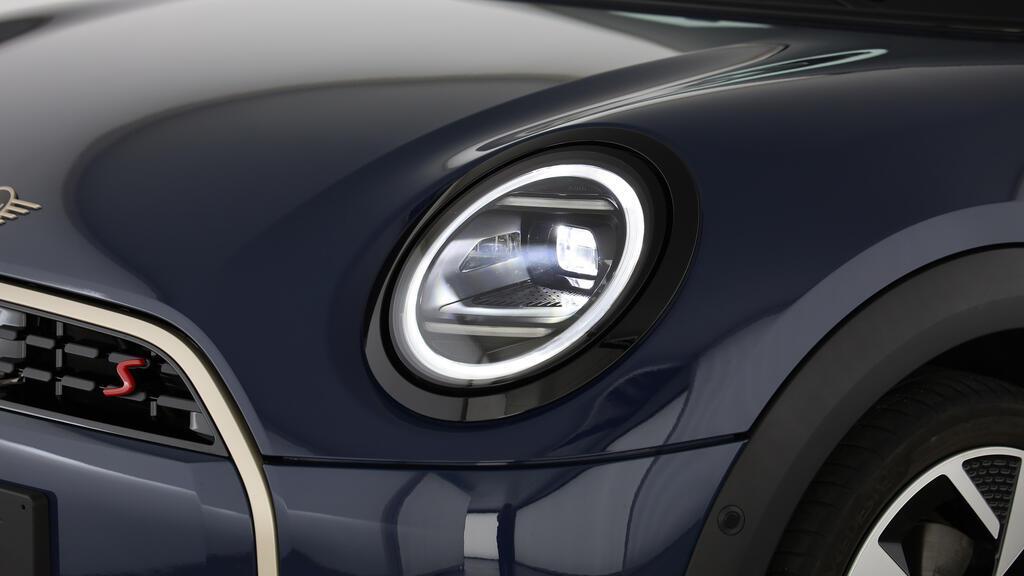 MINI Cooper S Cabrio-image-14