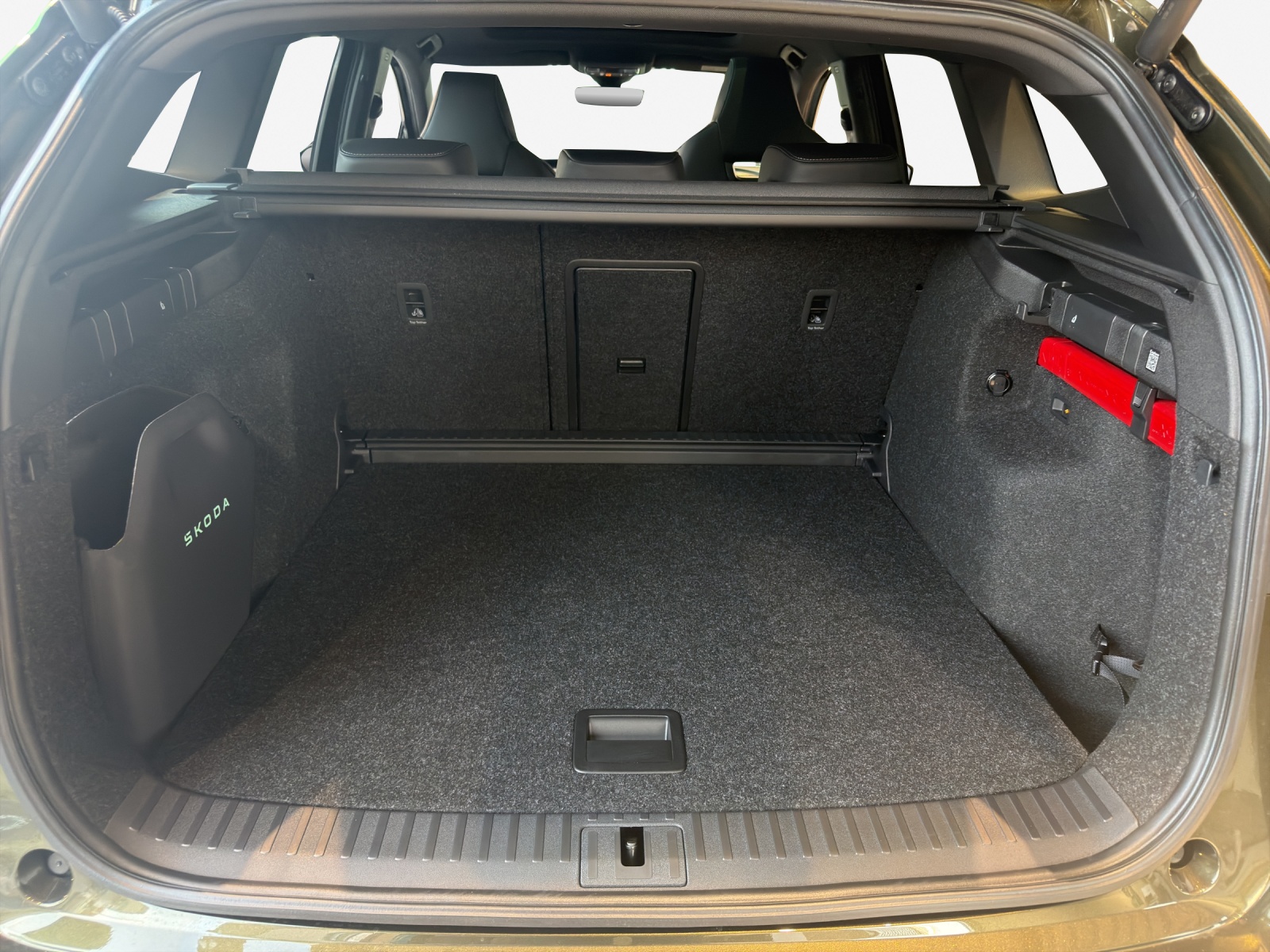 SKODA Enyaq RS 85x 4x4-image-12