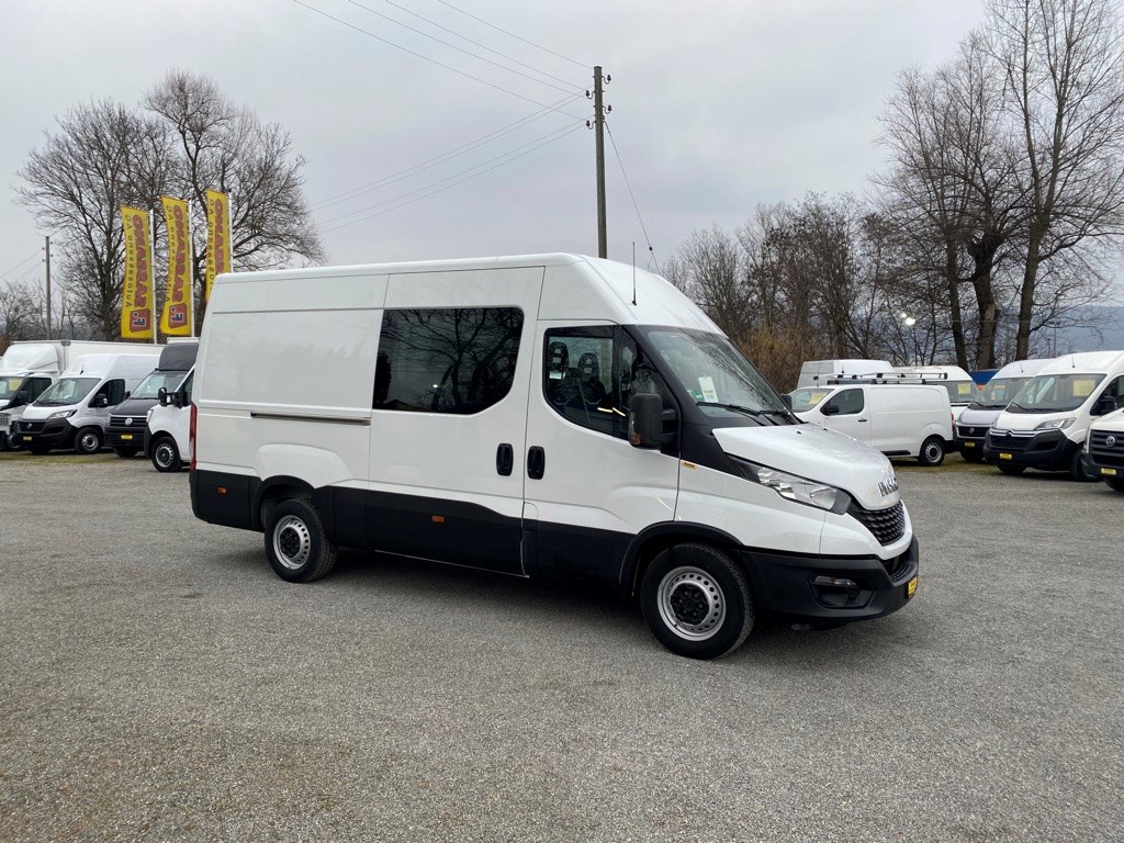 IVECO DAILY 35 S 14 L3H2 6 Plätze mit Anhängerkupplung 3.5t-image-0
