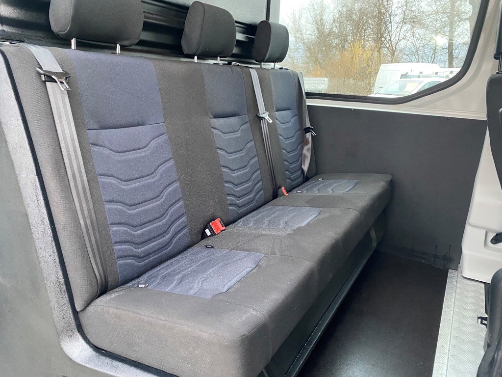 IVECO DAILY 35 S 14 L3H2 6 Plätze mit Anhängerkupplung 3.5t-image-1