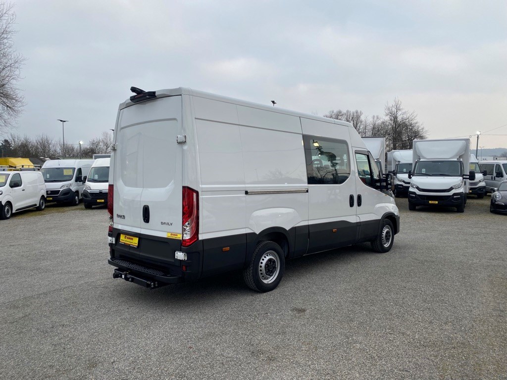 IVECO DAILY 35 S 14 L3H2 6 Plätze mit Anhängerkupplung 3.5t-image-6
