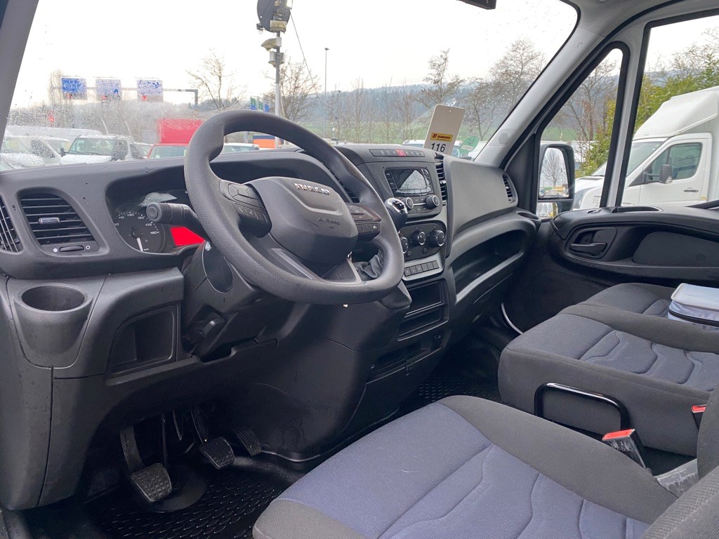 IVECO DAILY 35 S 14 L3H2 6 Plätze mit Anhängerkupplung 3.5t-image-7