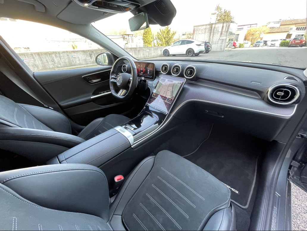 MERCEDES-BENZ C 300 4Matic AMG Line-image-8