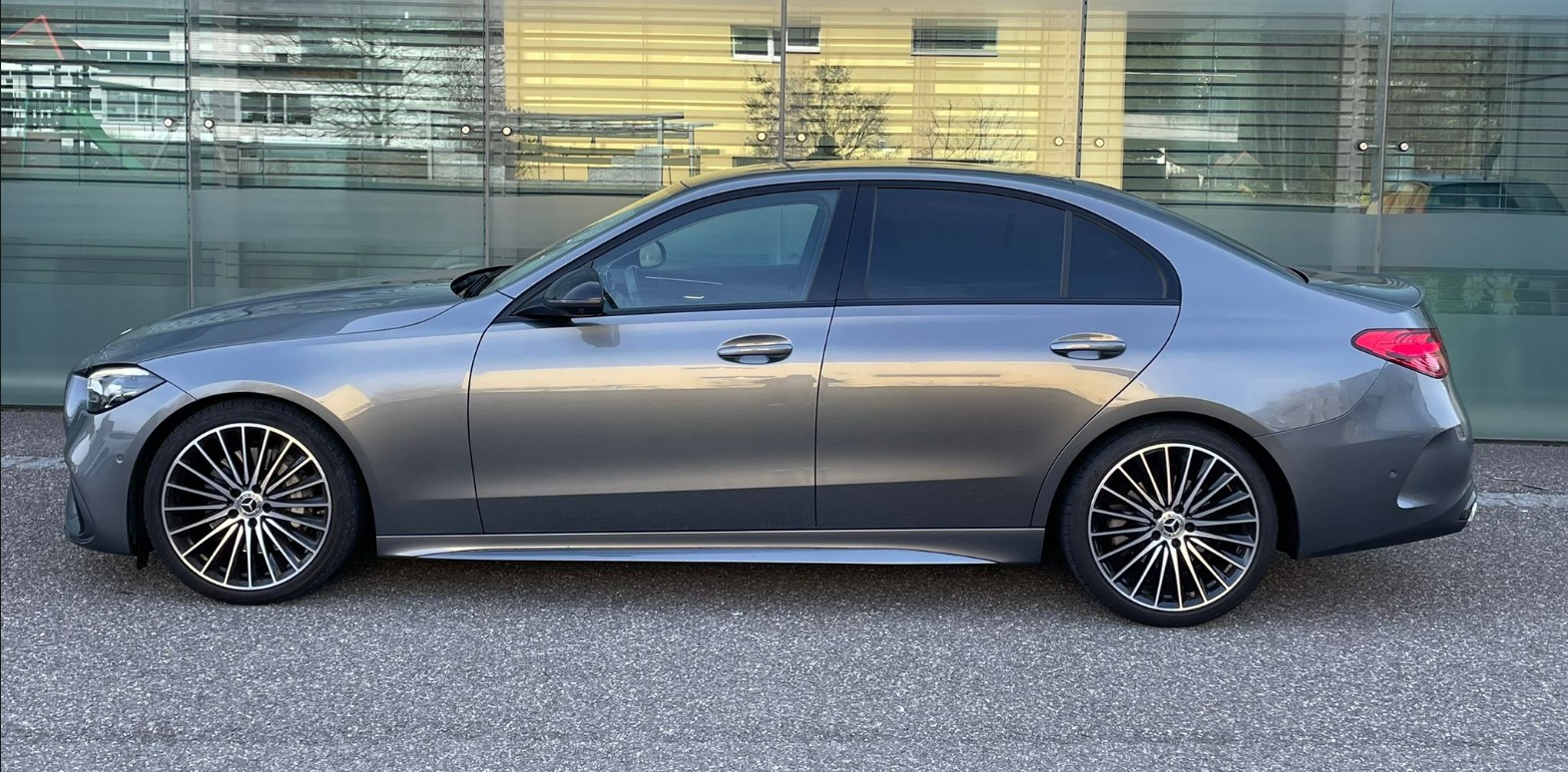 MERCEDES-BENZ C 300 4Matic AMG Line-image-0