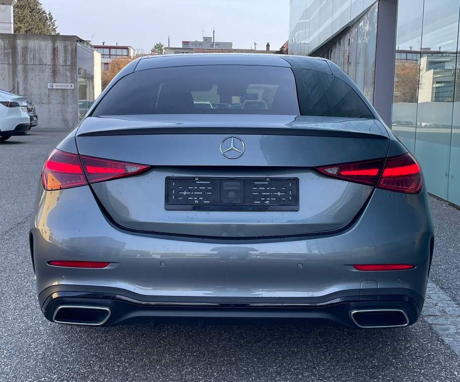 MERCEDES-BENZ C 300 4Matic AMG Line-image-2