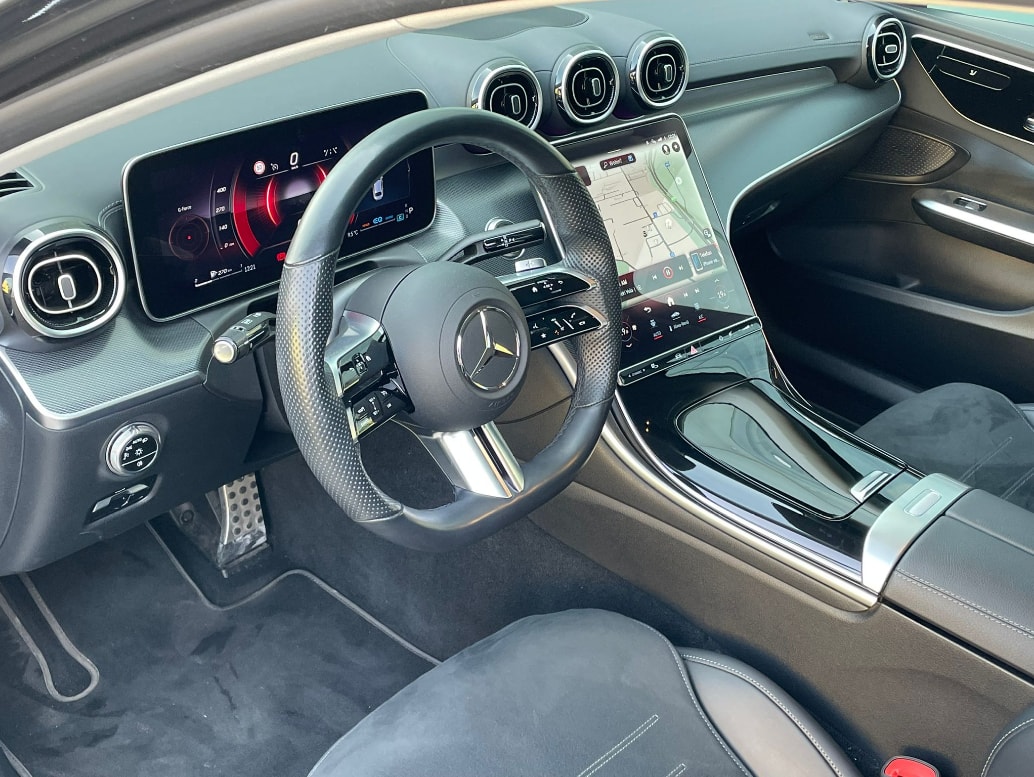 MERCEDES-BENZ C 300 4Matic AMG Line-image-6