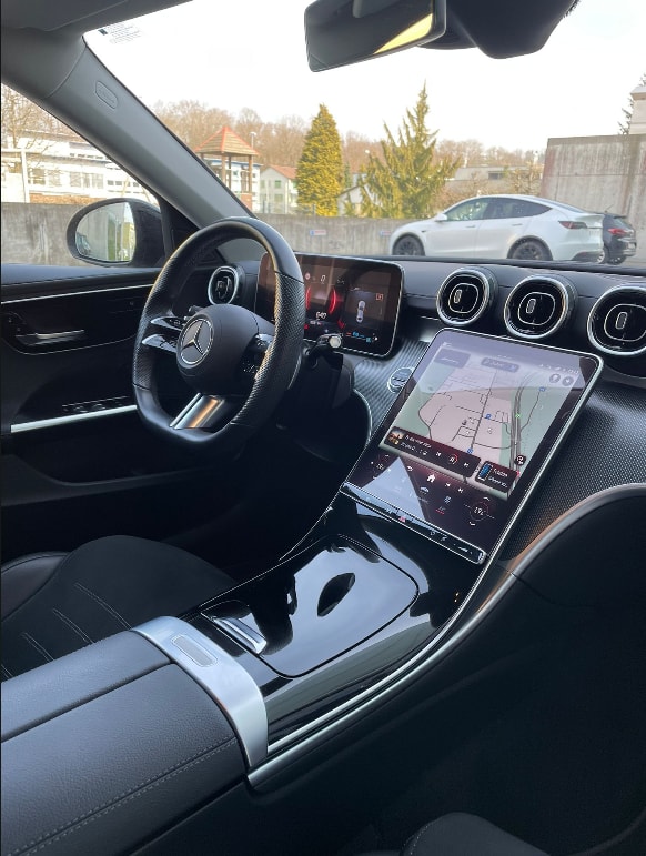 MERCEDES-BENZ C 300 4Matic AMG Line-image-7